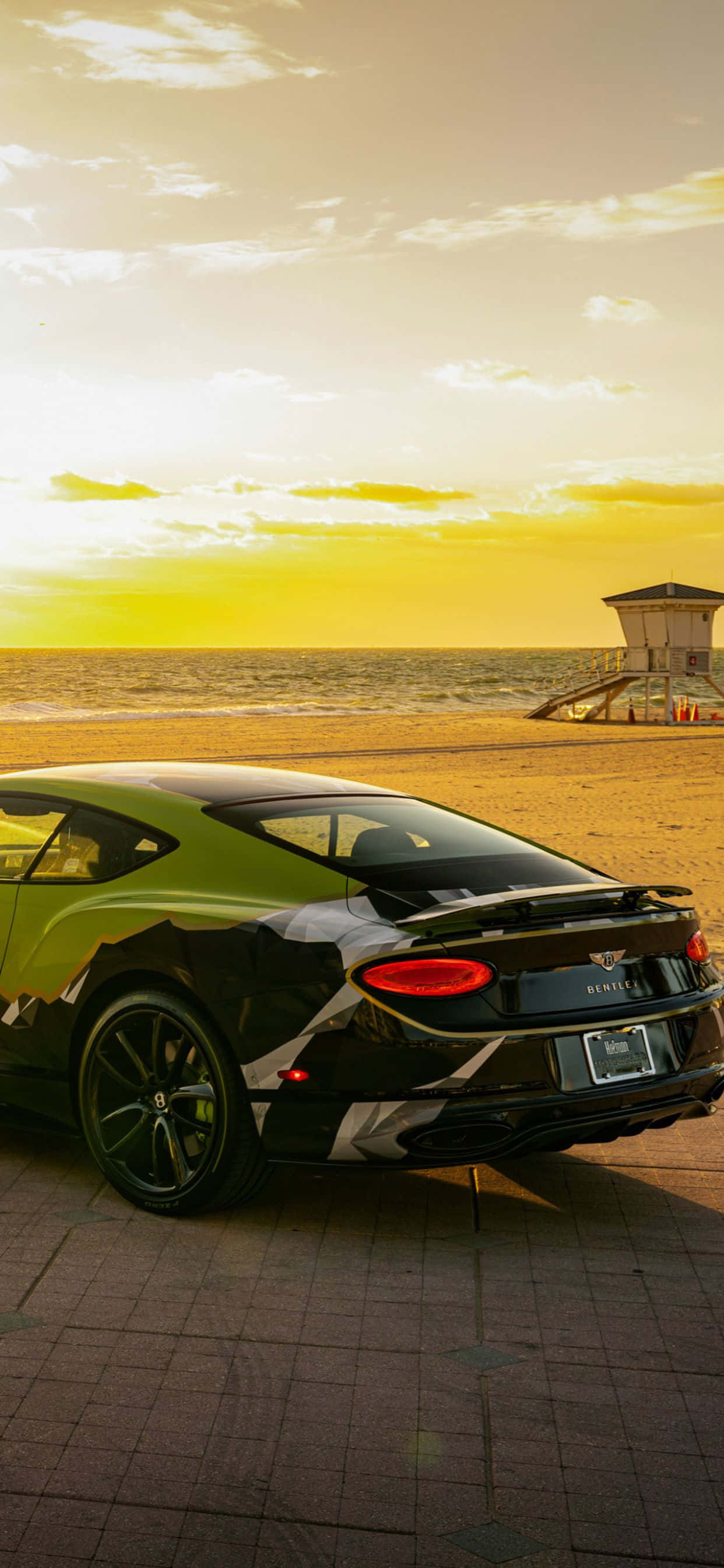 Omfavn luksus med Apple iPhone Xs Max og Bentley. Wallpapers