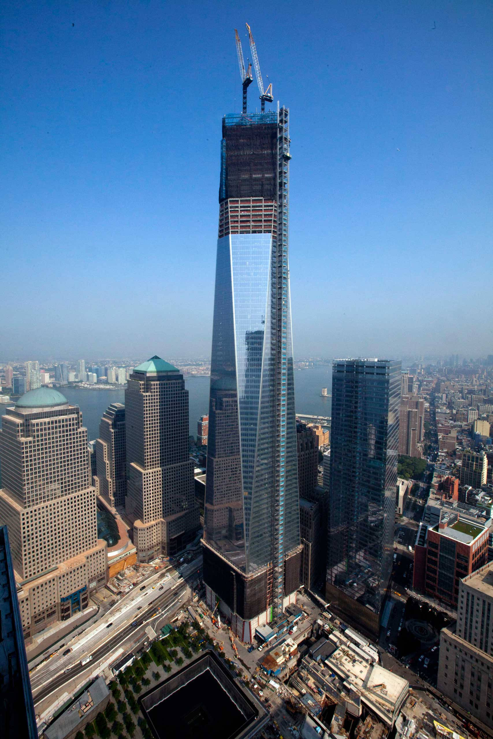 One World Trade Center med kraner Wallpapers