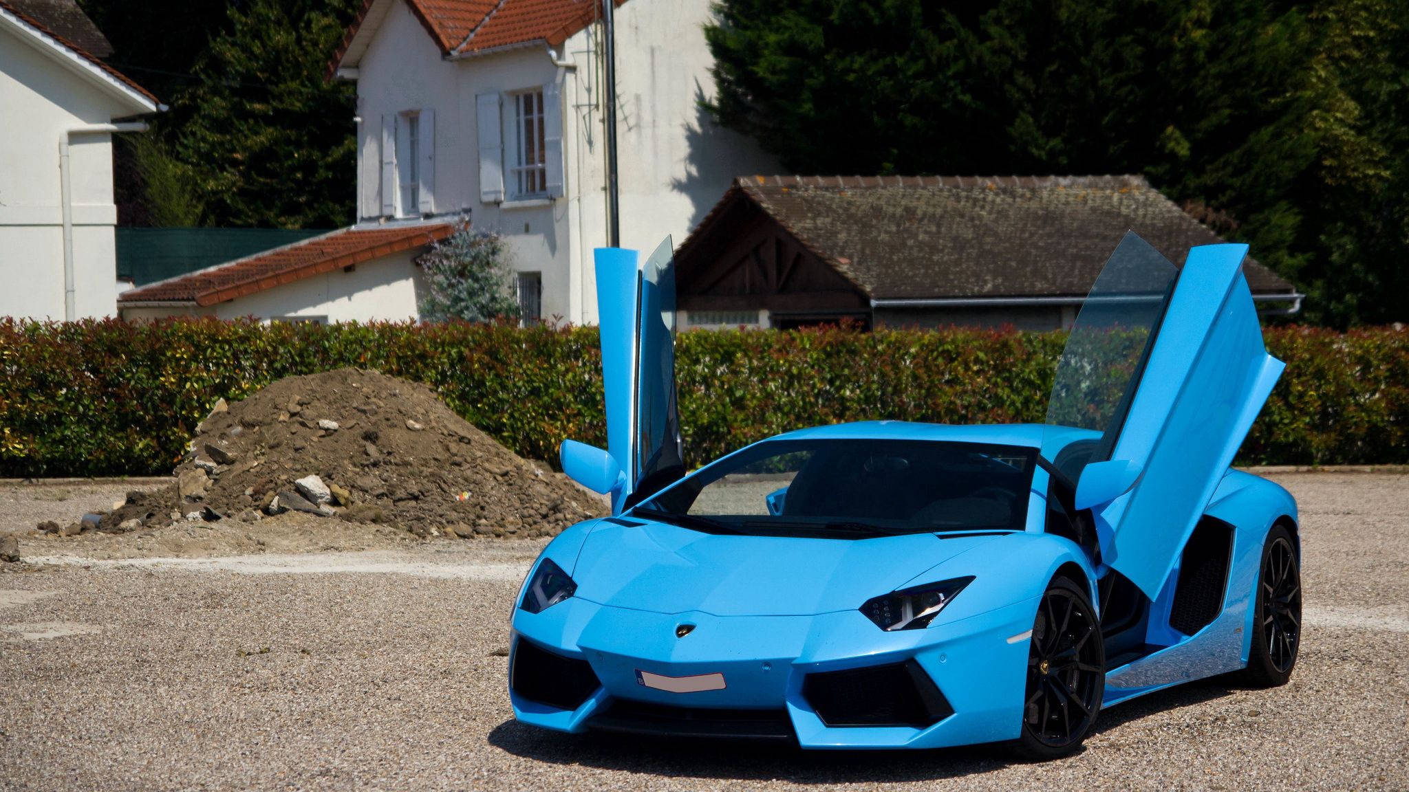 Oplev den ultimative spænding ved at køre en himmelblå Lamborghini Aventador Wallpapers