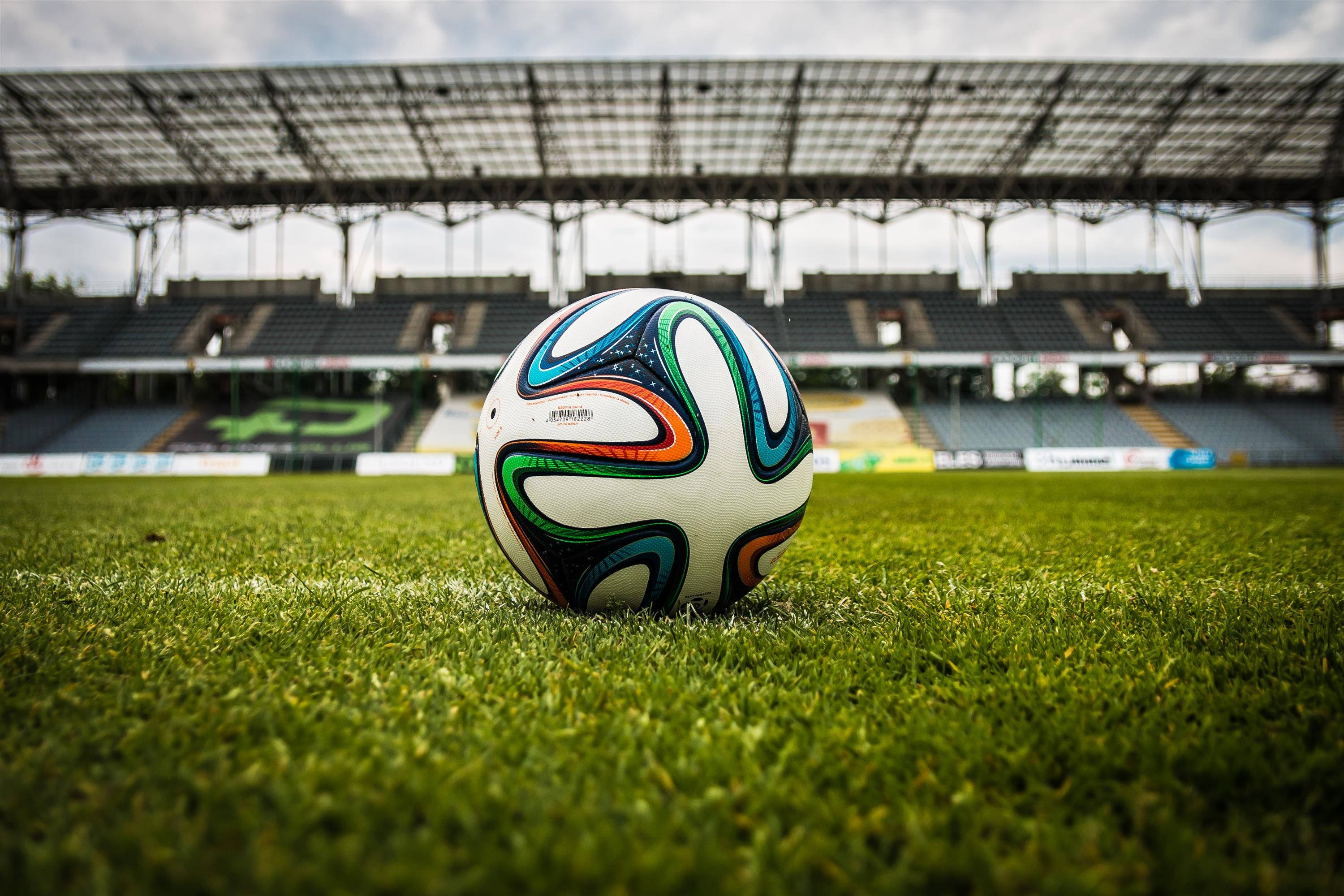 Oplev spændingen ved fodbold i et spændende stadion Wallpapers
