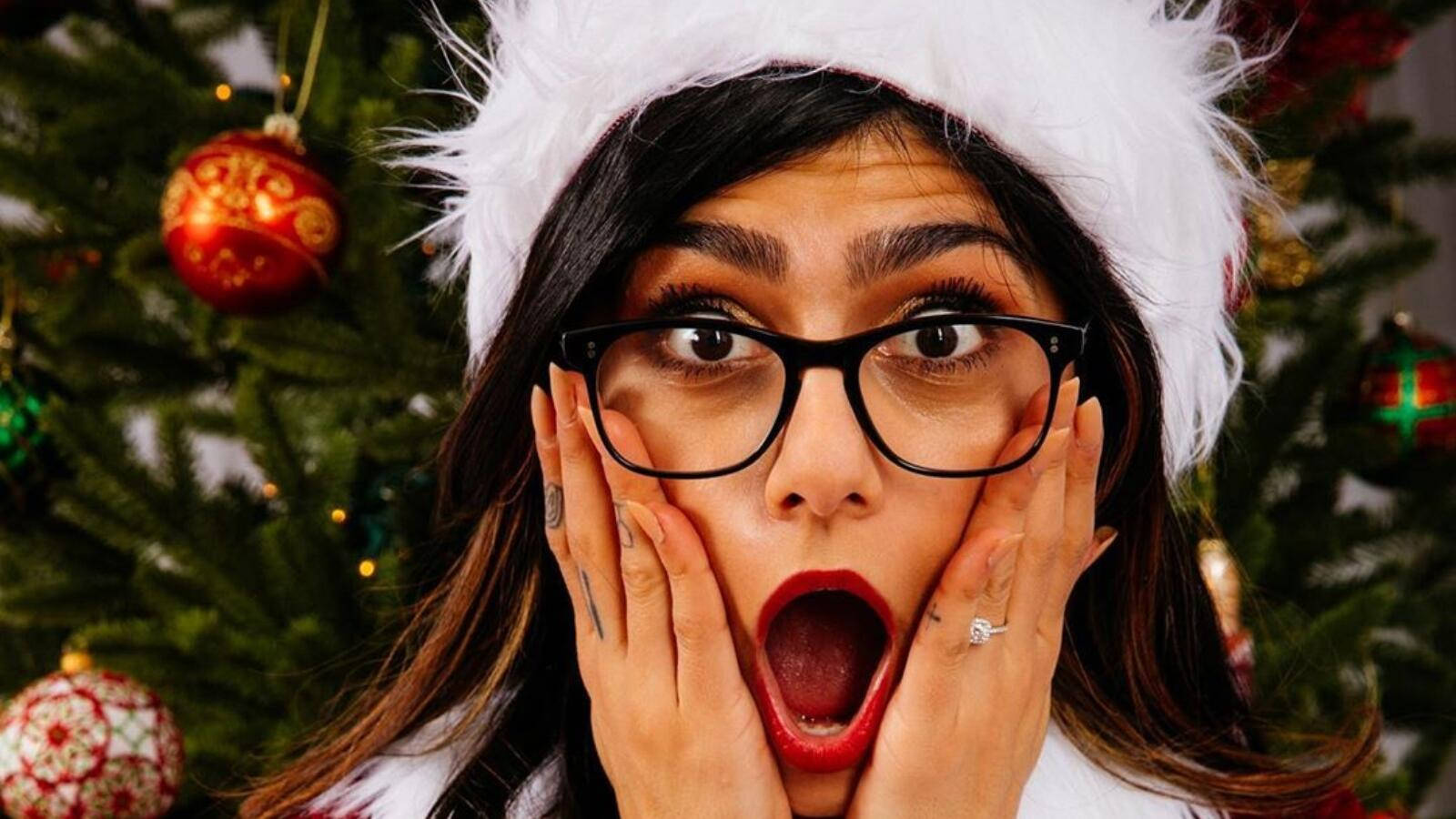 Overrasket Mia Khalifa Foto Wallpapers