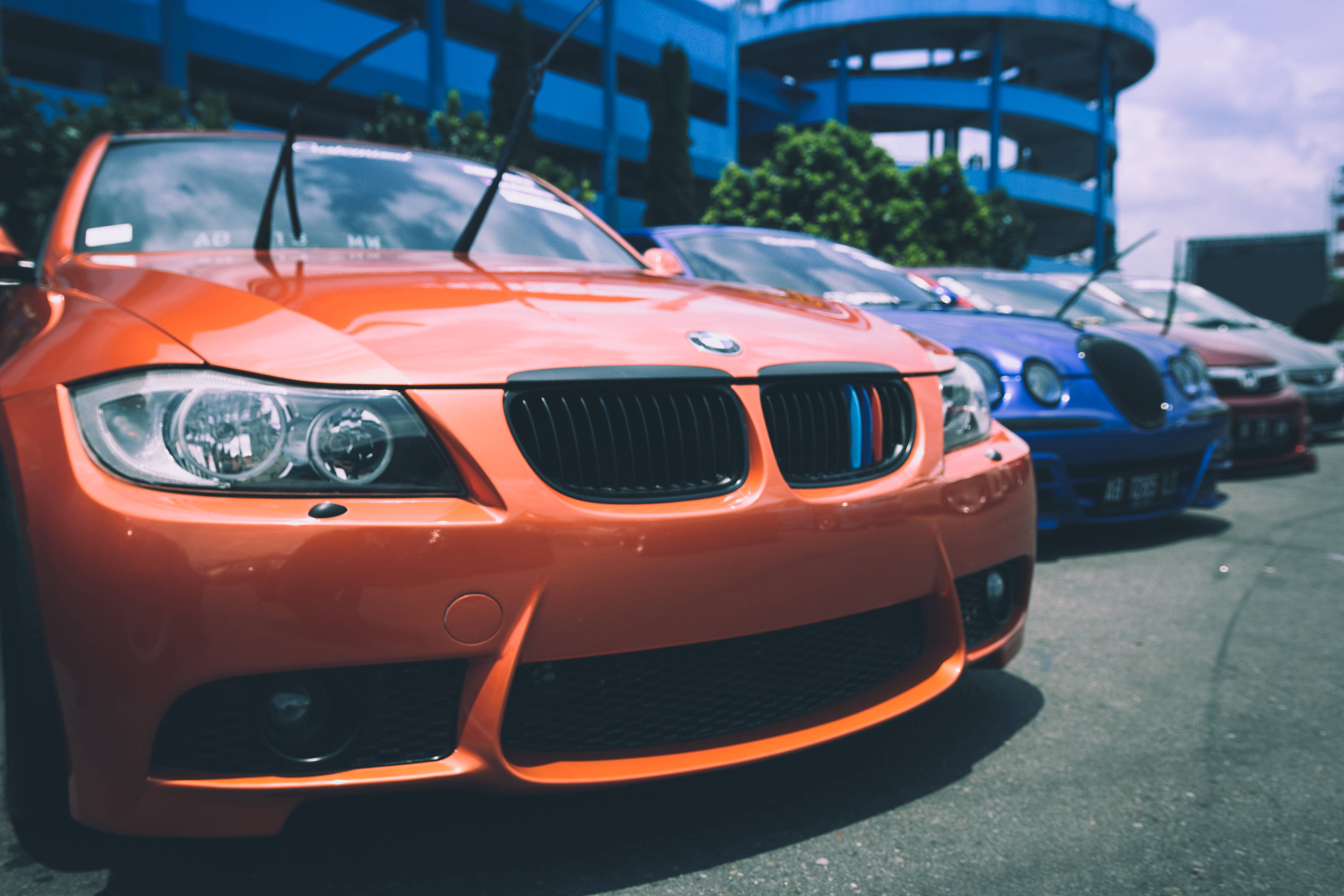 Parkerede BMW'er forfra Wallpapers