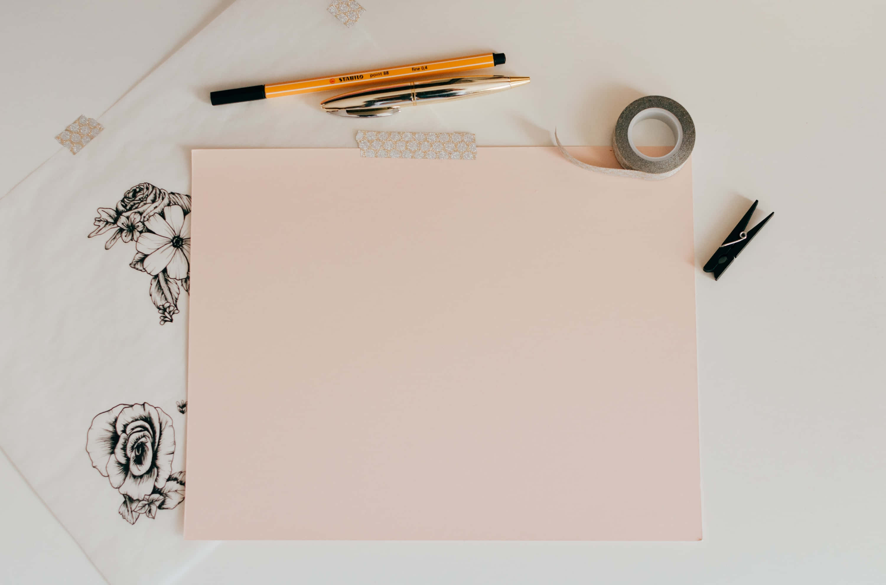 Perfekt designmockup til iværksætteres visuelle udtryk Wallpapers