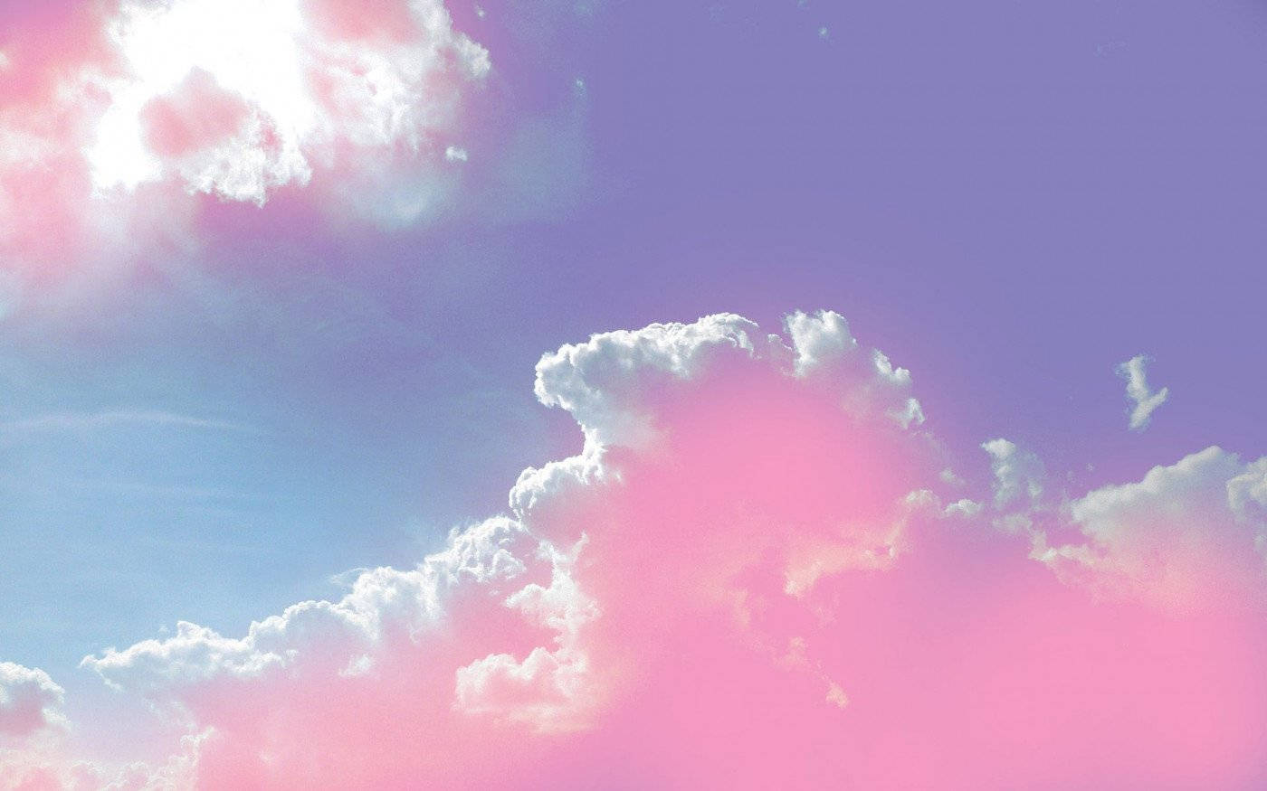 Pink og blå skyer Wallpapers
