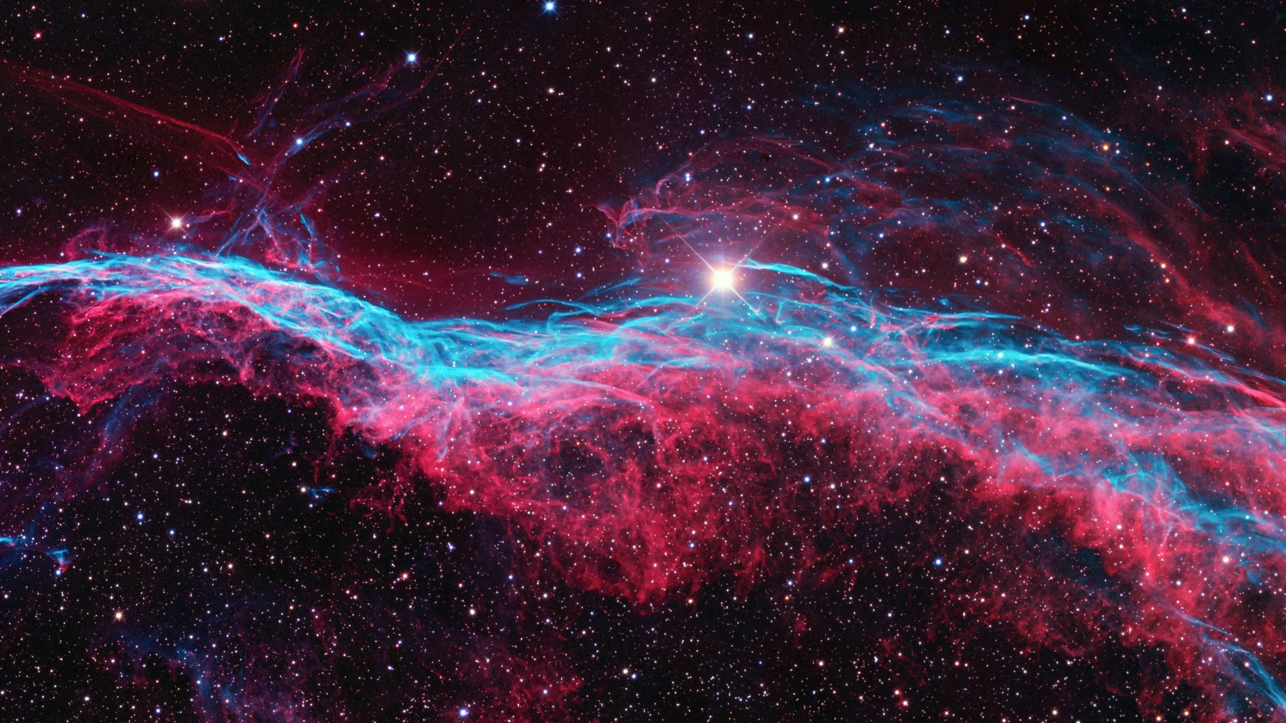 Pink tåge i rummet 2560x1440 Wallpapers