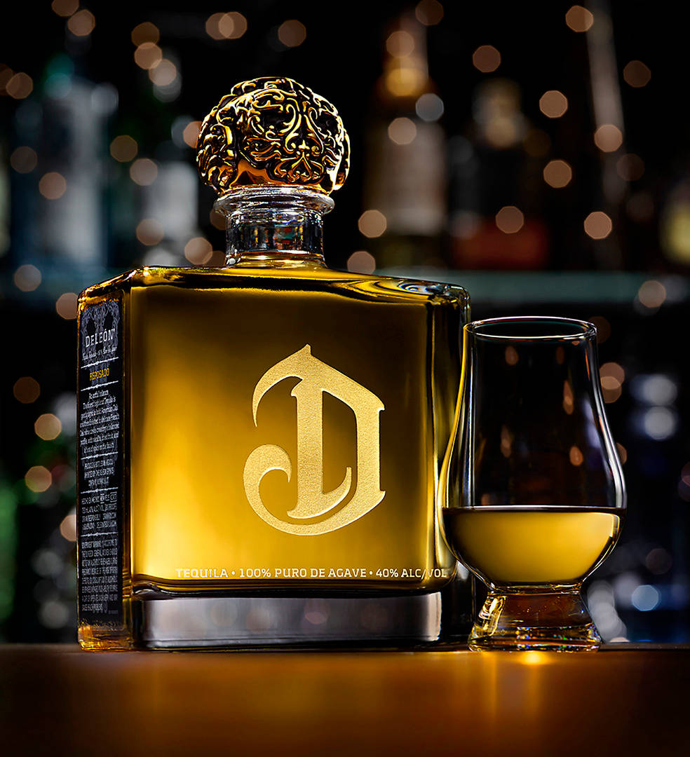 Premium Deleon Gold Tequila - En skål for det gode liv Wallpapers