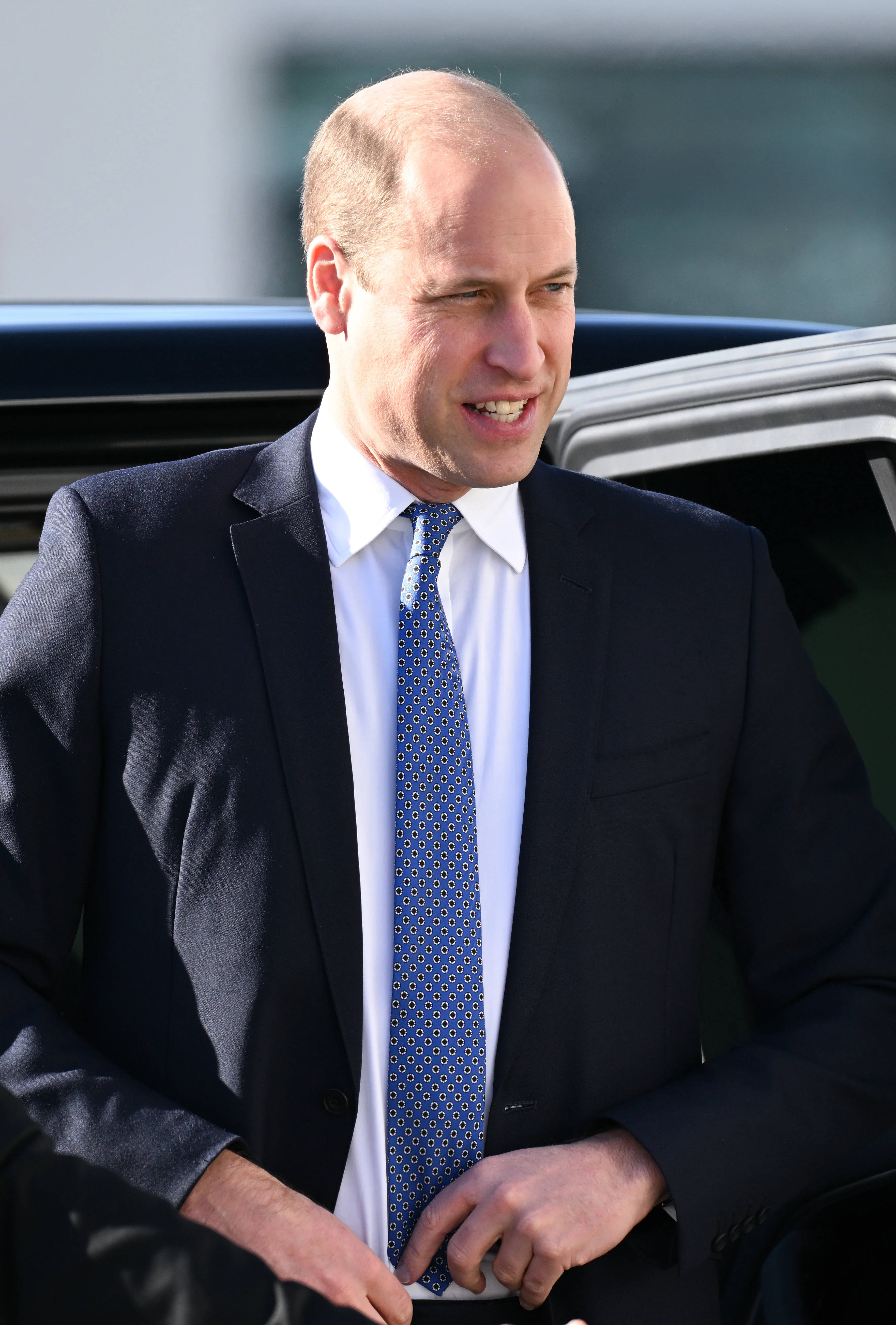 Prins William Justerer sit Slips Wallpapers