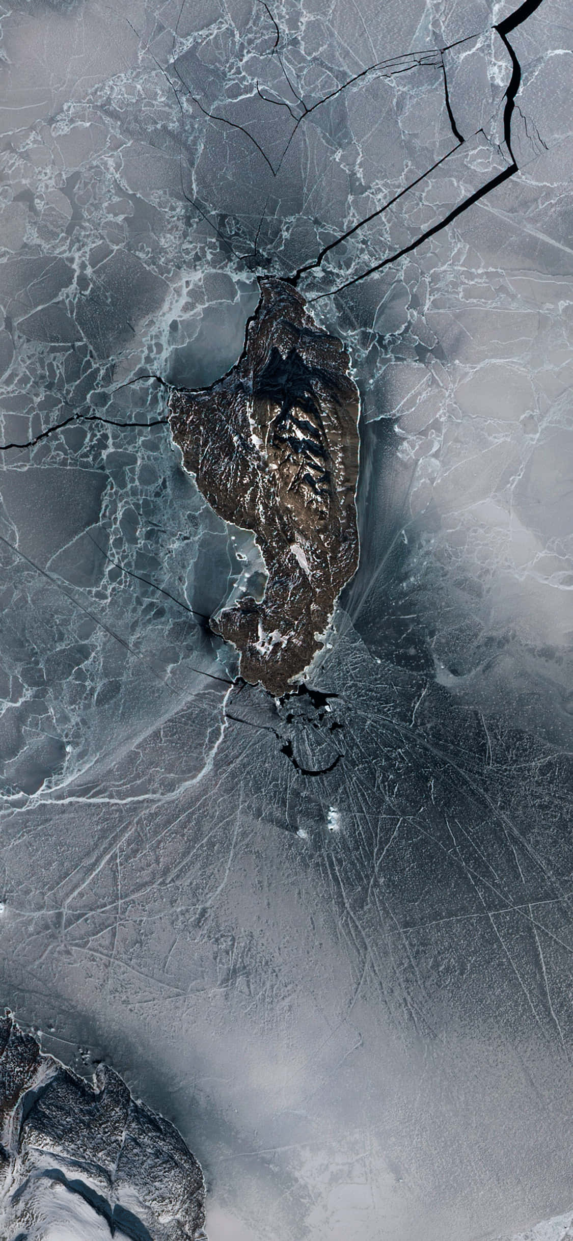 Præsenterer den helt nye iPhone 13 med sit slanke design, kraftfulde ydeevne og to muligheder for betagende skærme. Wallpapers