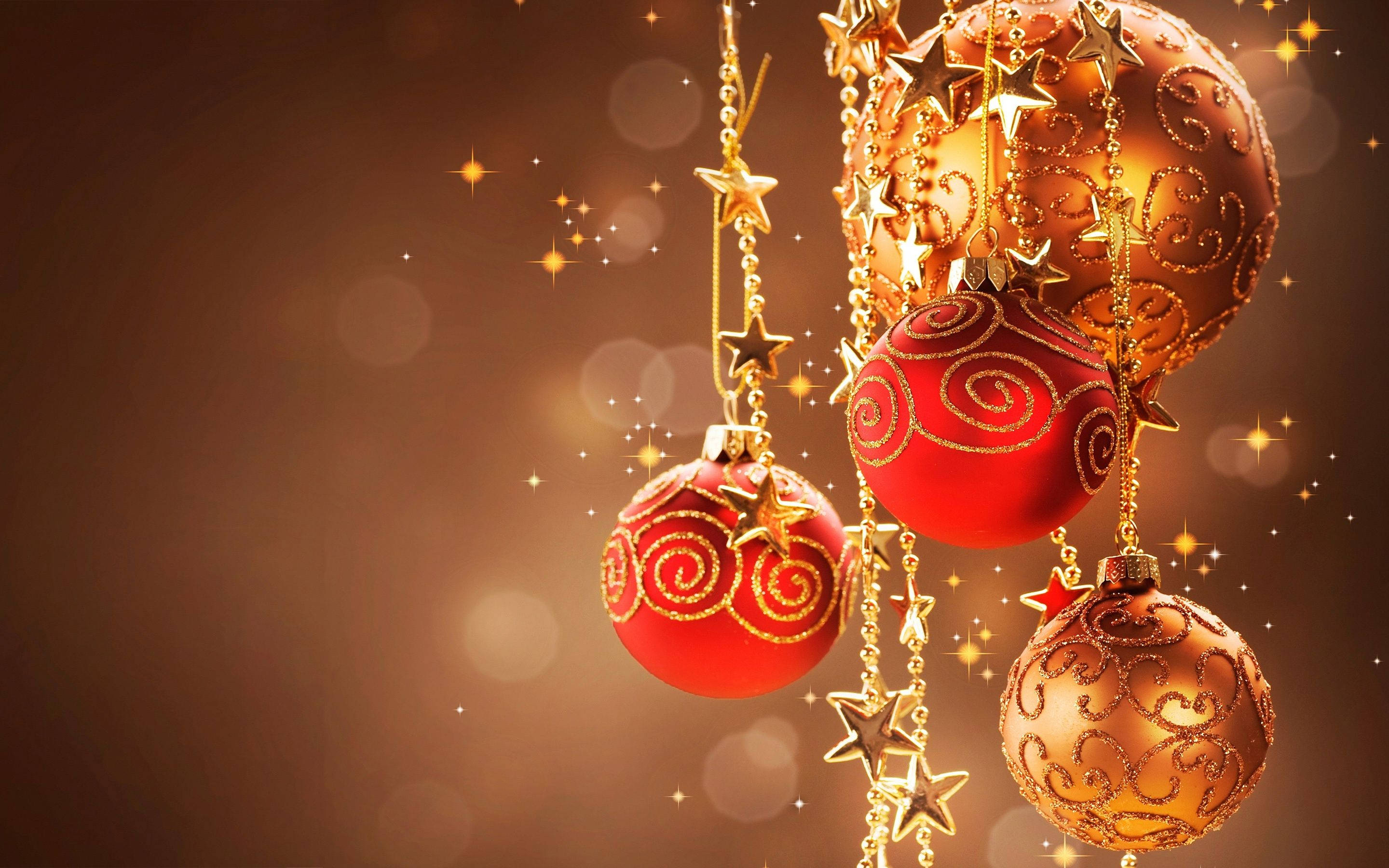 Røde og gyldne festlige julekugler Wallpapers