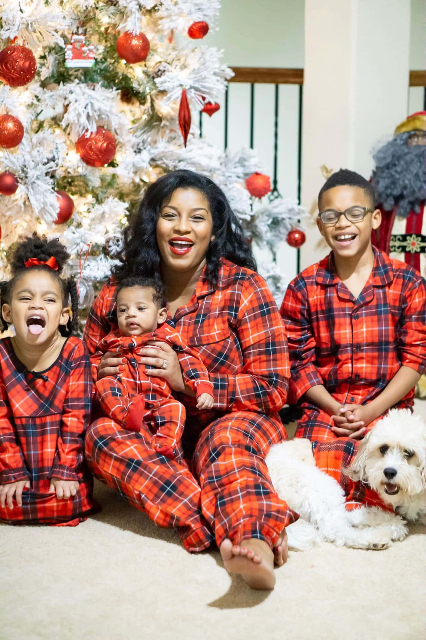 Røde pyjamas sort familie julebillede Wallpapers