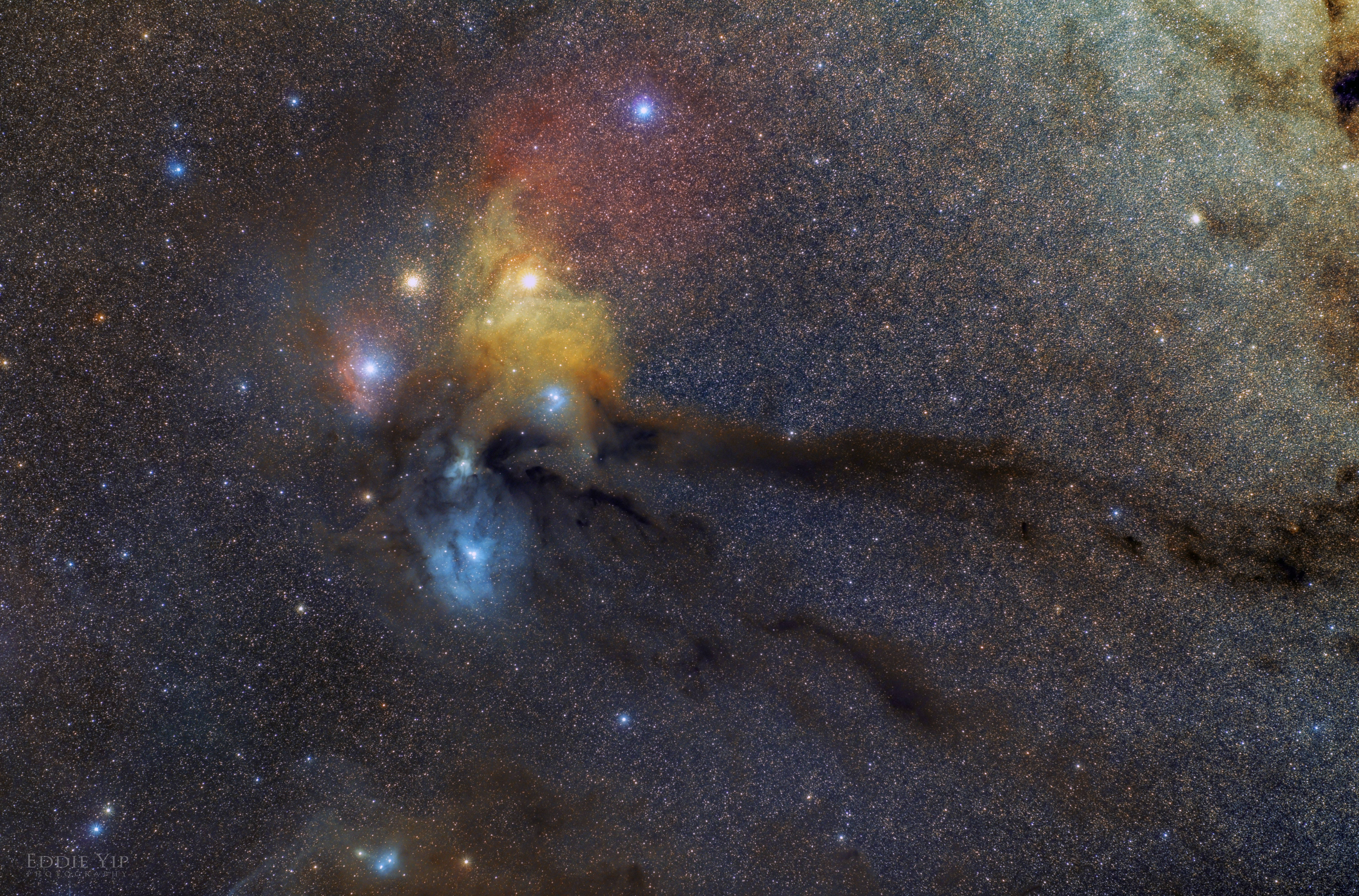 Rejse gennem en magisk galakse af levende stjernehobe og farverig interstellar aktivitet Wallpapers