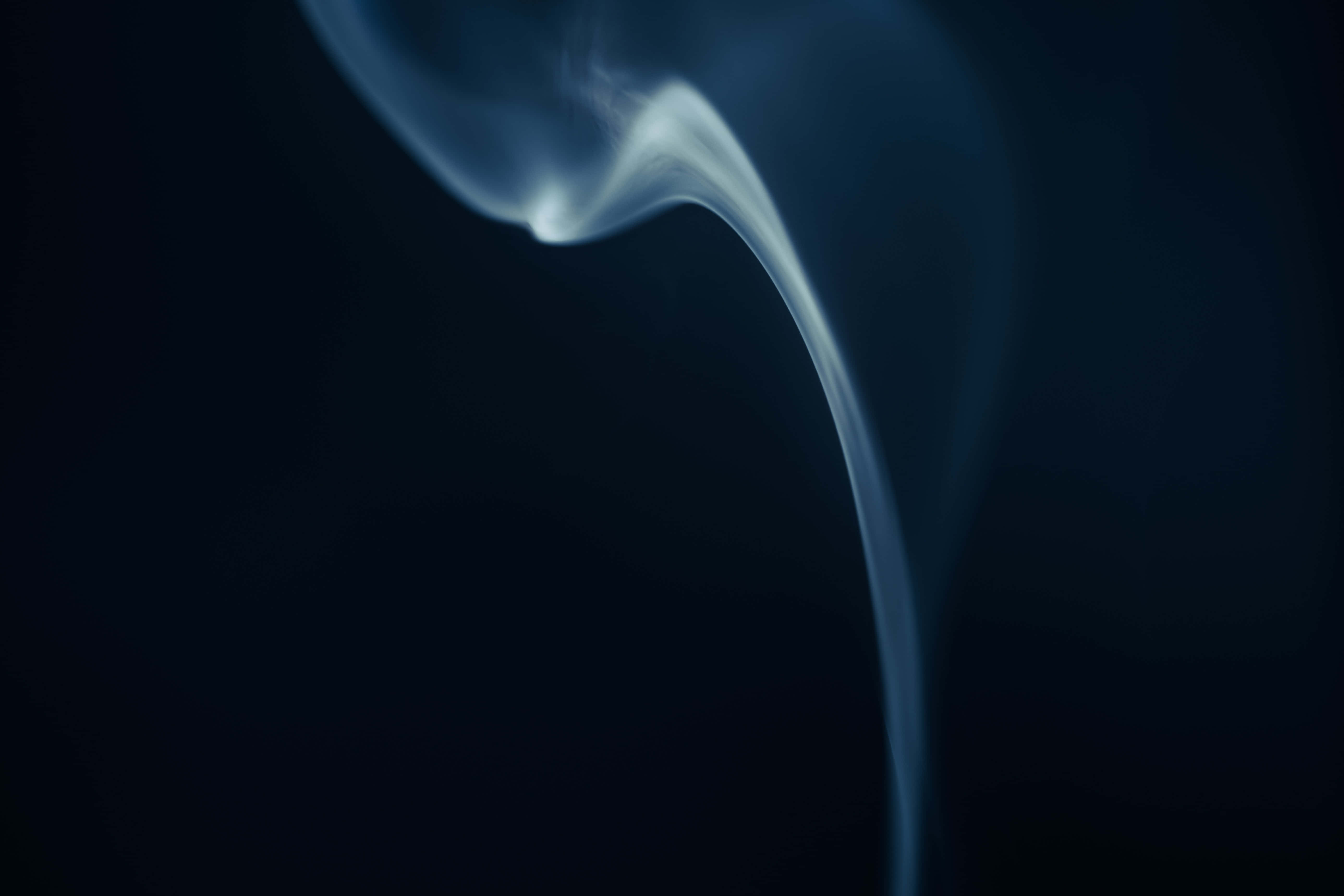 Røgfyldt baggrund med tynd hvid røg Wallpapers