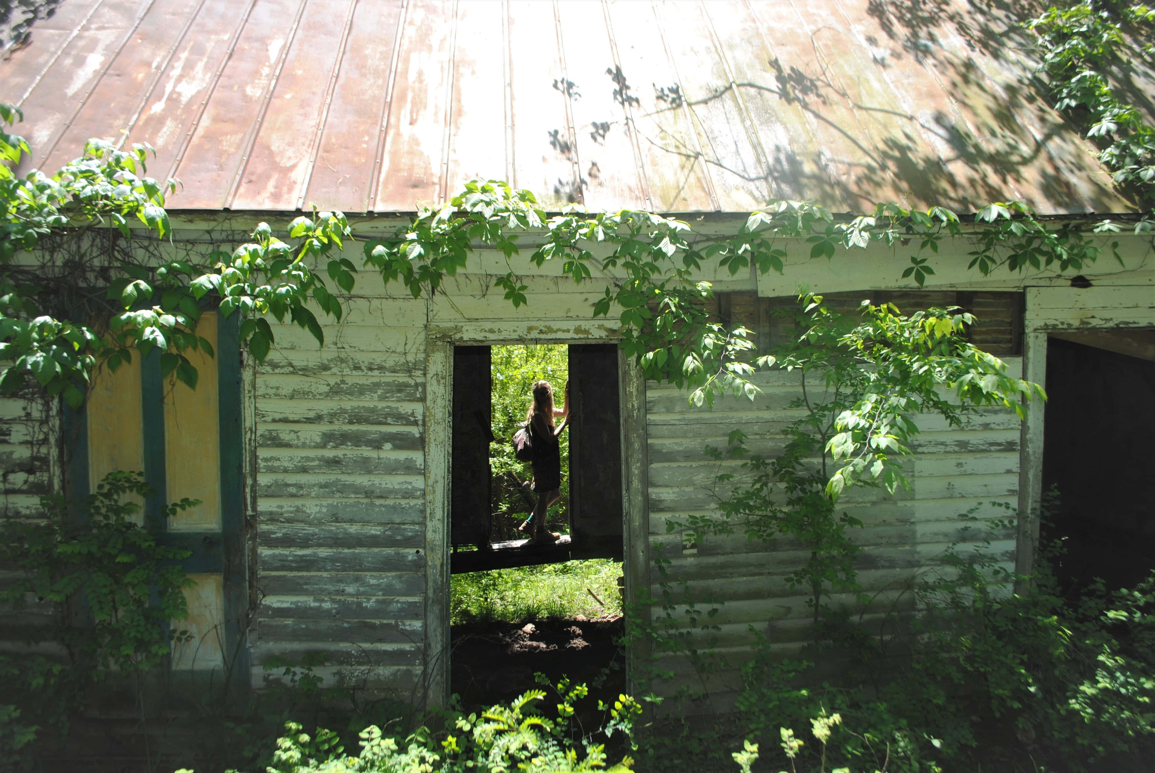 Rolig cottagecore baggrund med hyggeligt sommerhus Wallpapers