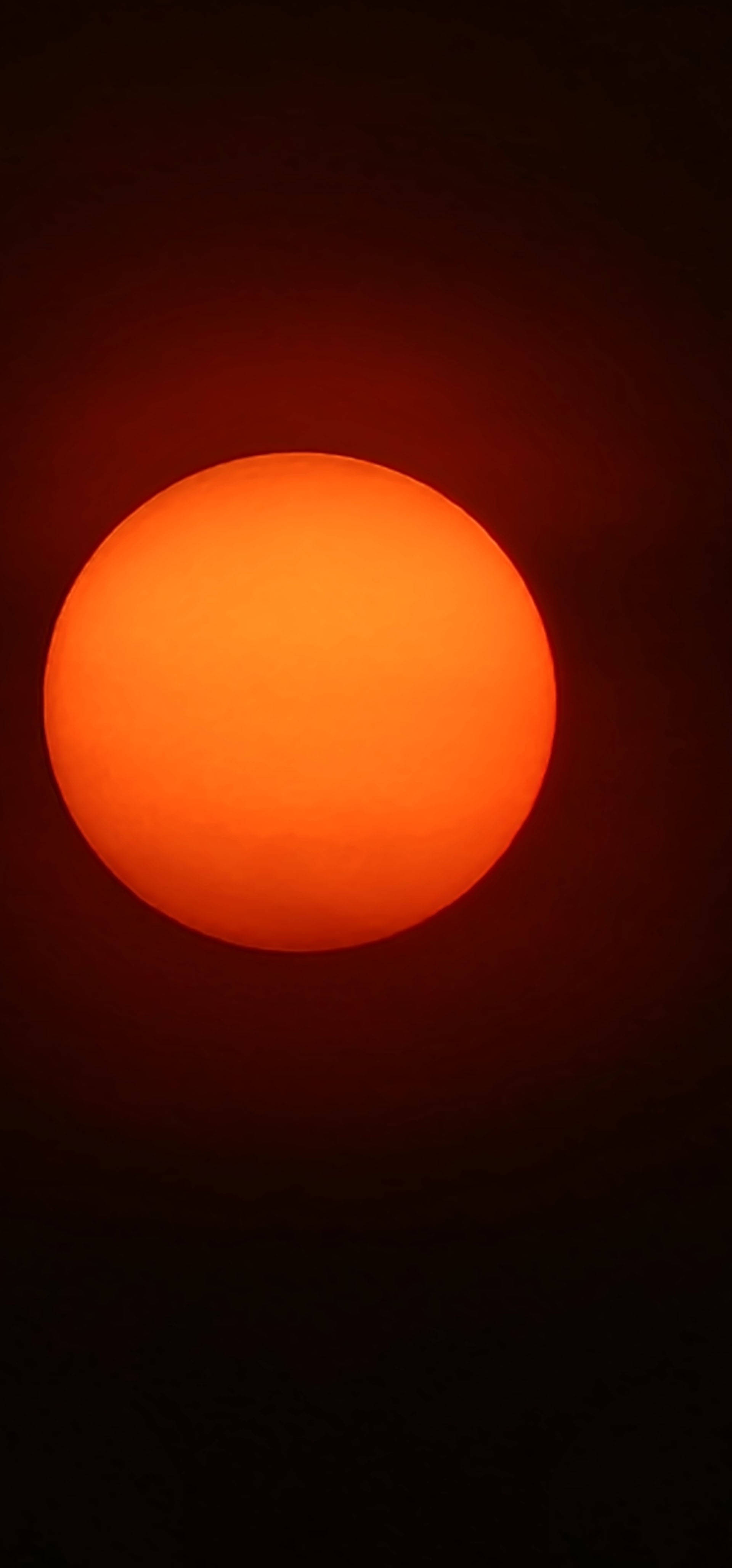 Samsung Galaxy S22 Rød Sol Wallpapers