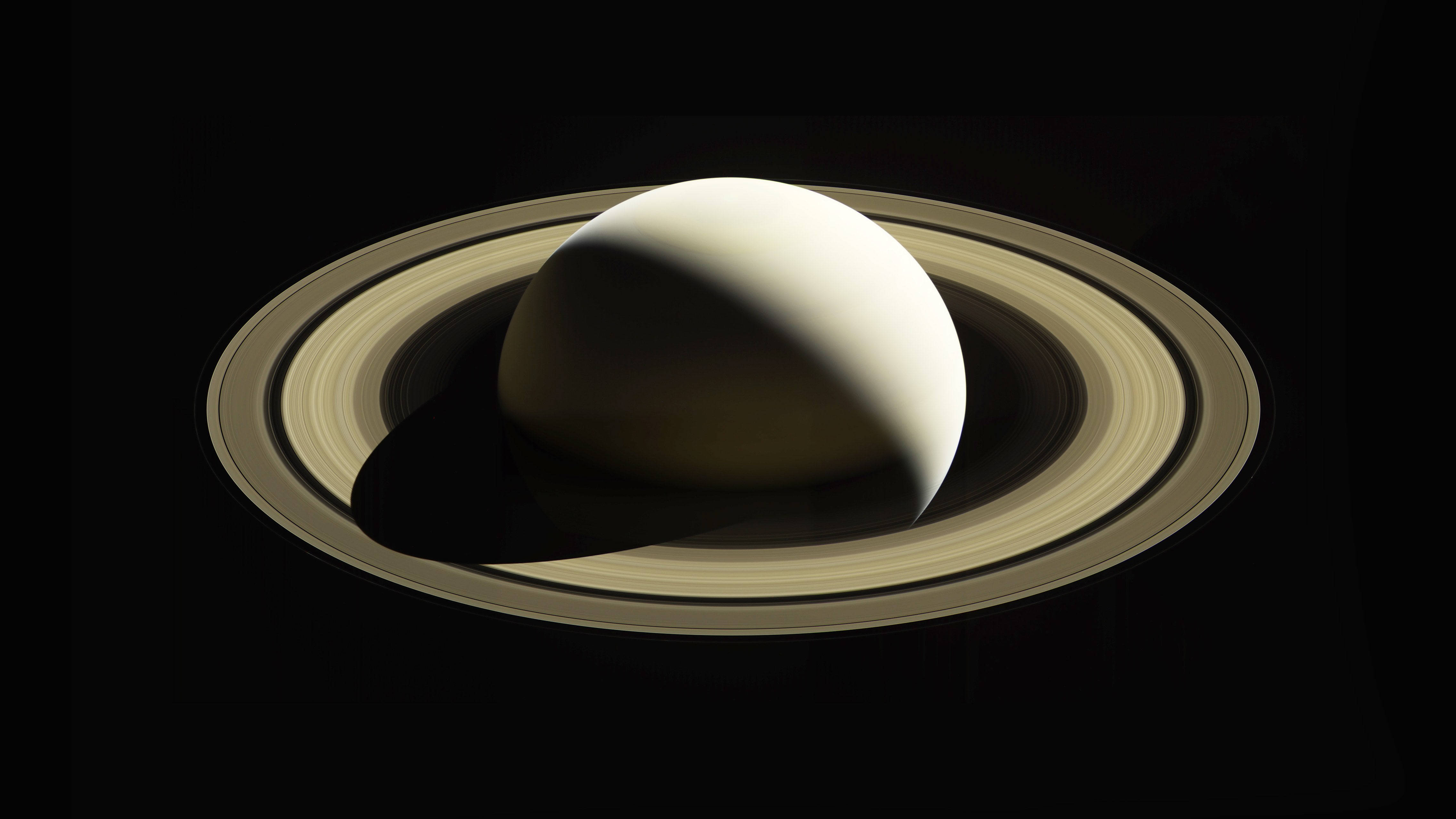 Saturn set fra oven 4K Wallpapers