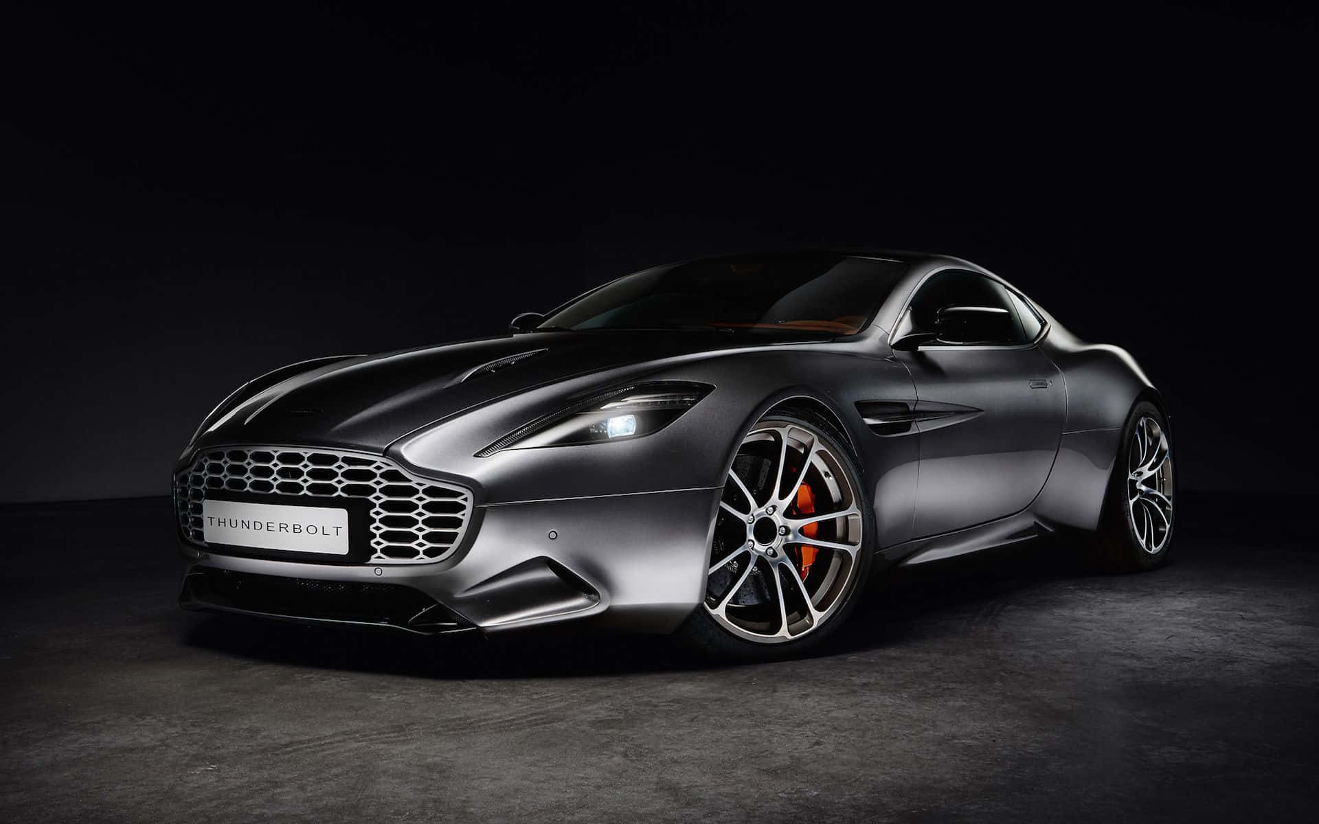 Slank og kraftfuld Aston Martin Vanquish Wallpapers