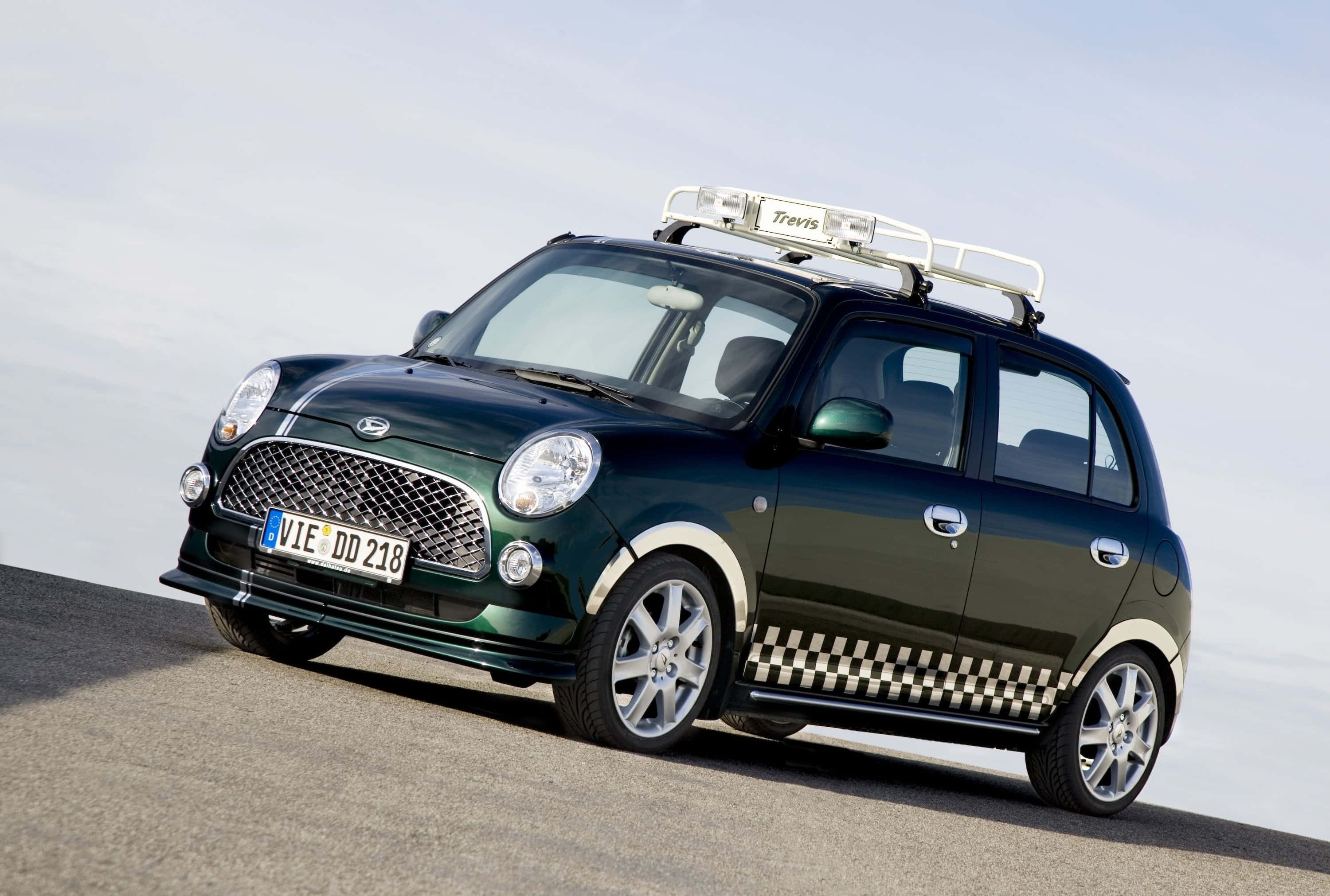 Slank og sporty Daihatsu i bymiljø Wallpapers
