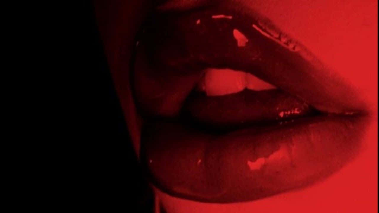 Slap af i luksus med en rød æstetik Wallpapers