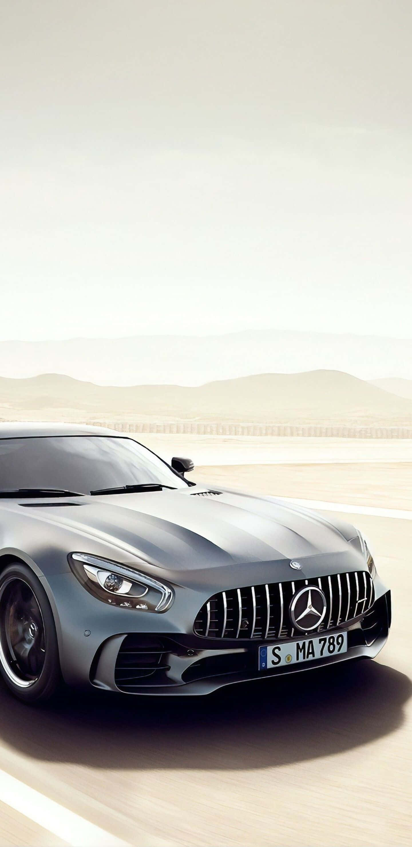 Sølv Mercedes i ørkenvej Pixel 3XL AMG GT-R Baggrund Wallpapers