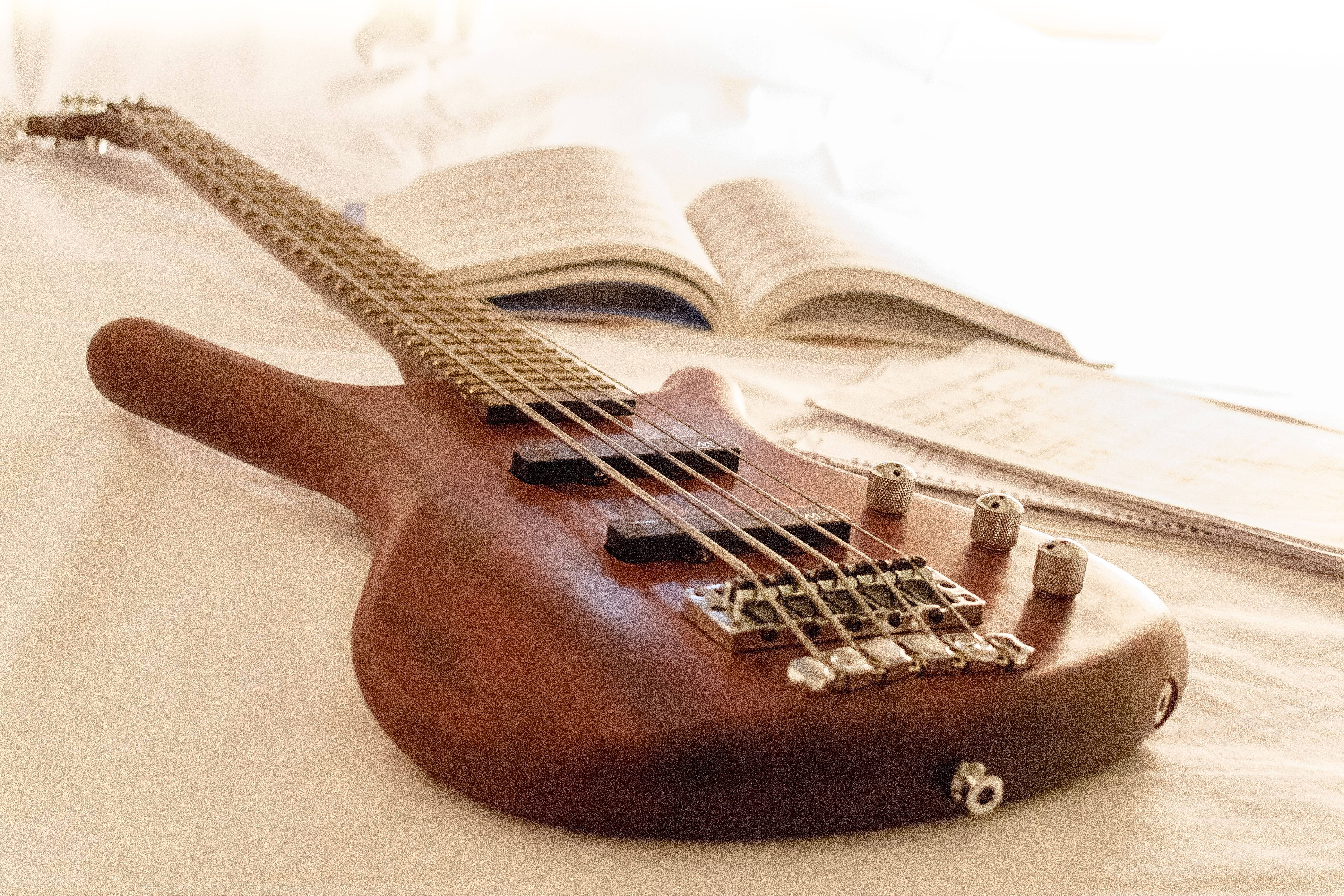 Smuk musik brun basguitar Wallpapers