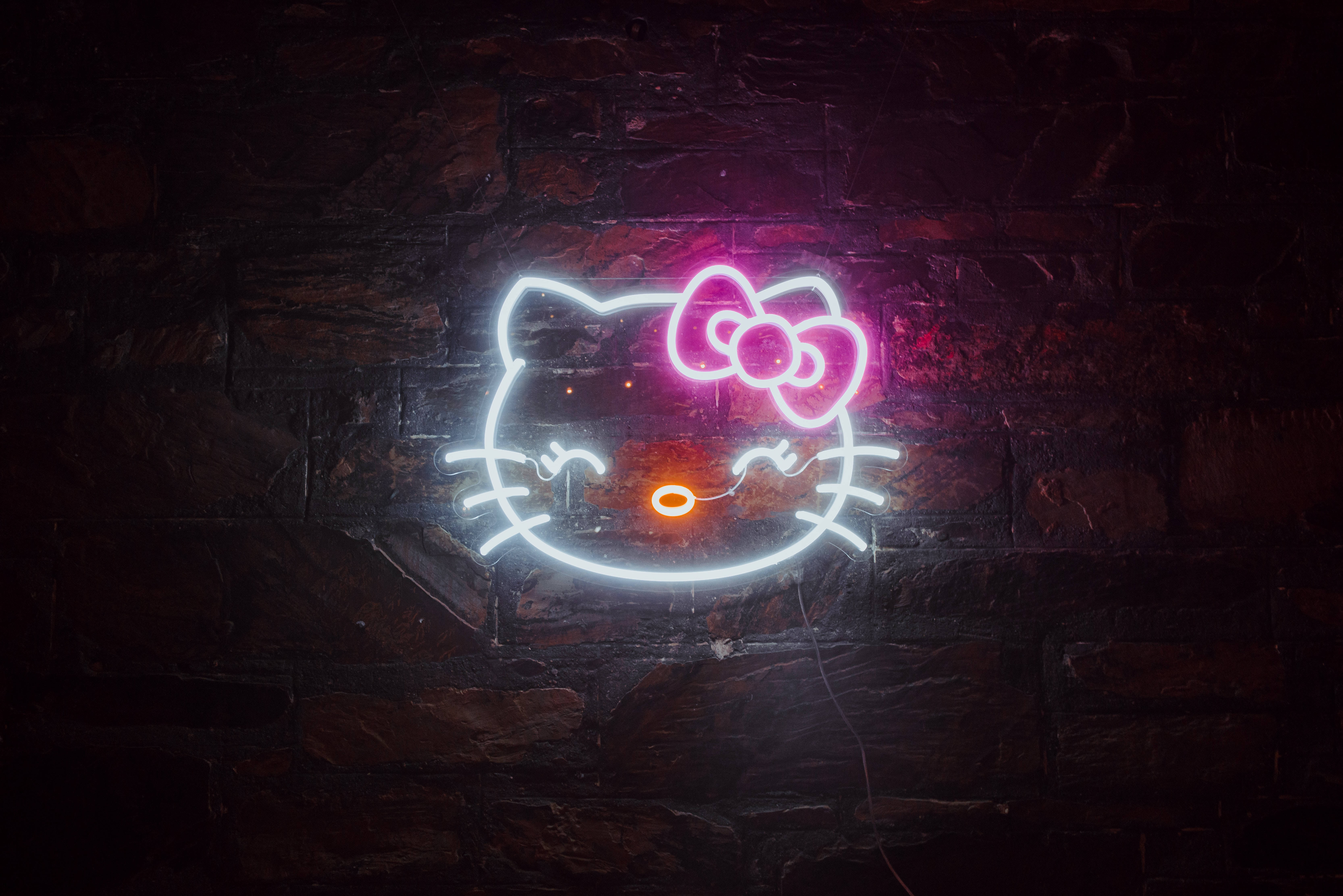 Sort Hello Kitty i neonlys Wallpapers