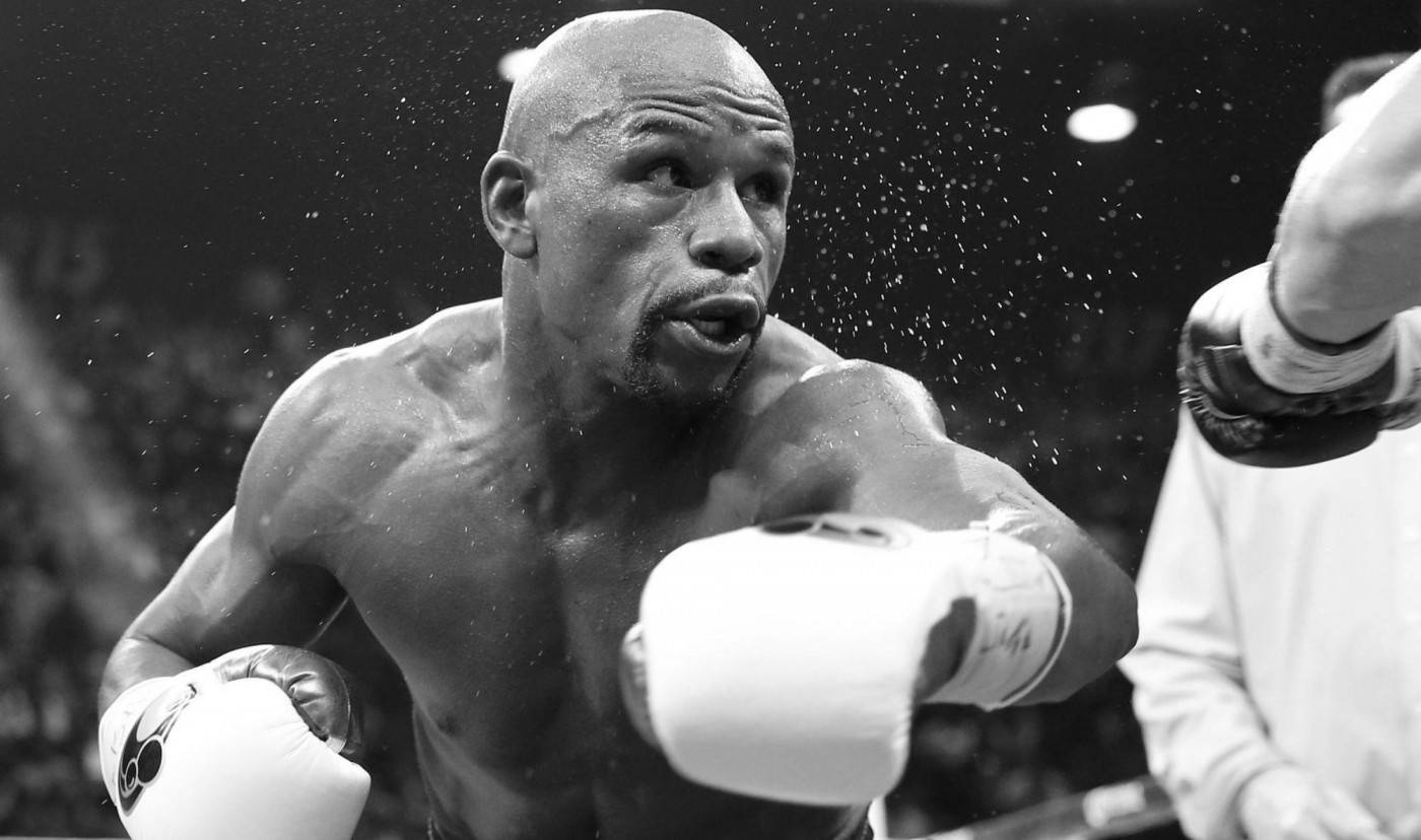 Sort og hvid Floyd Mayweather slår til Wallpapers