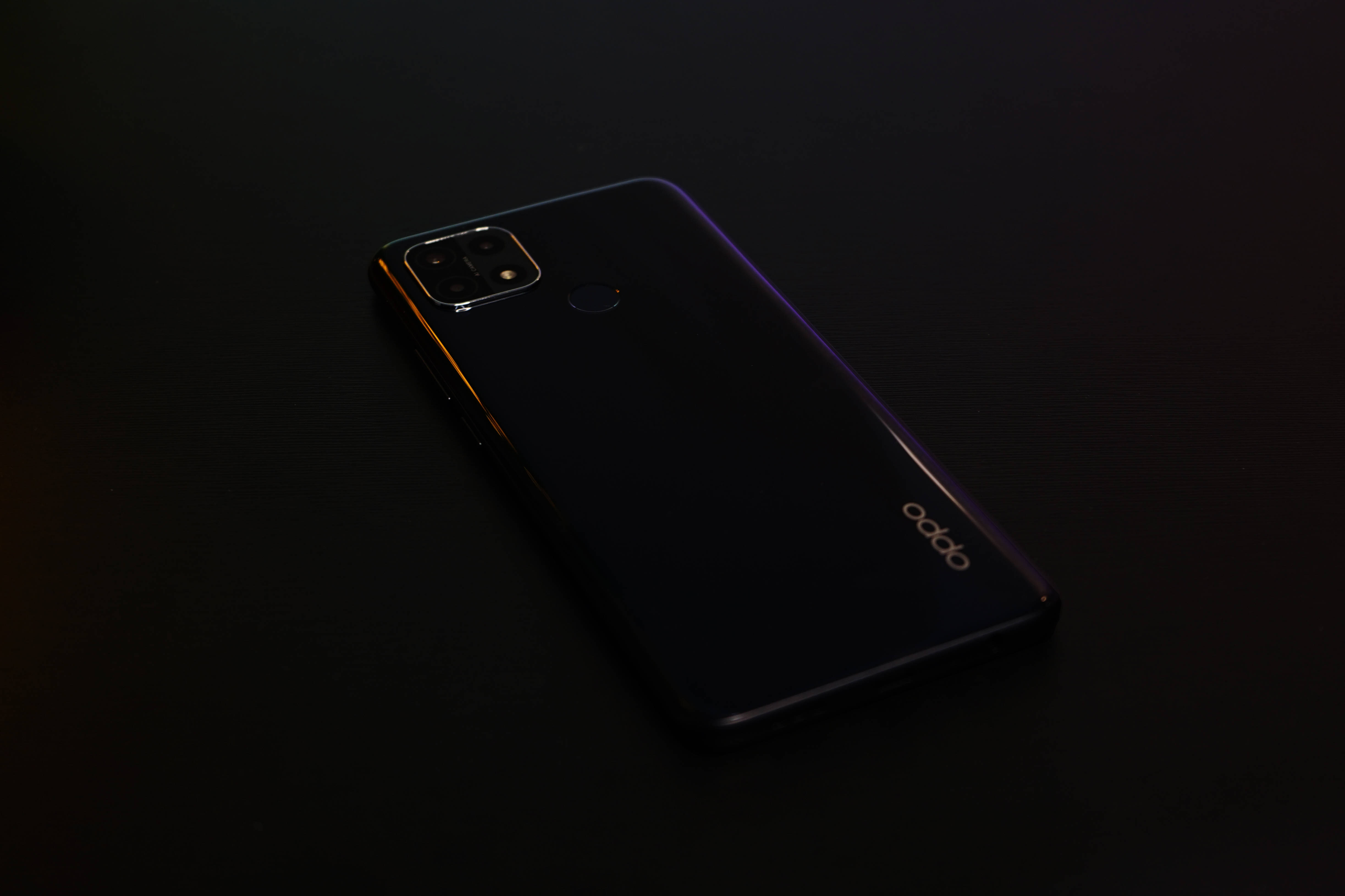 Sort Oppo smartphone Wallpapers