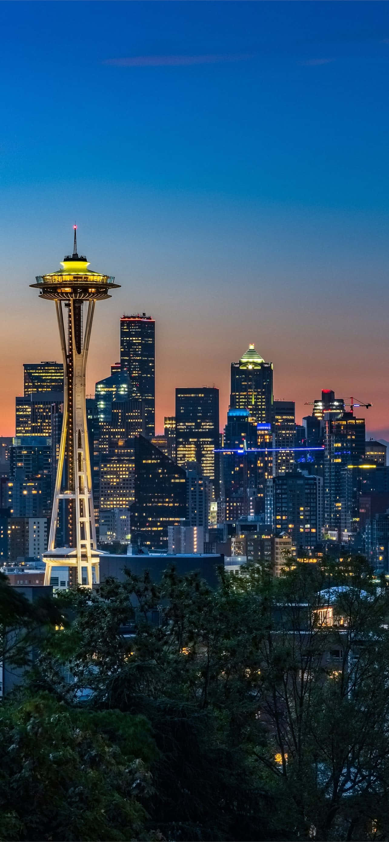 Space Needle Om Natten Bedste Seattle Baggrund Wallpapers