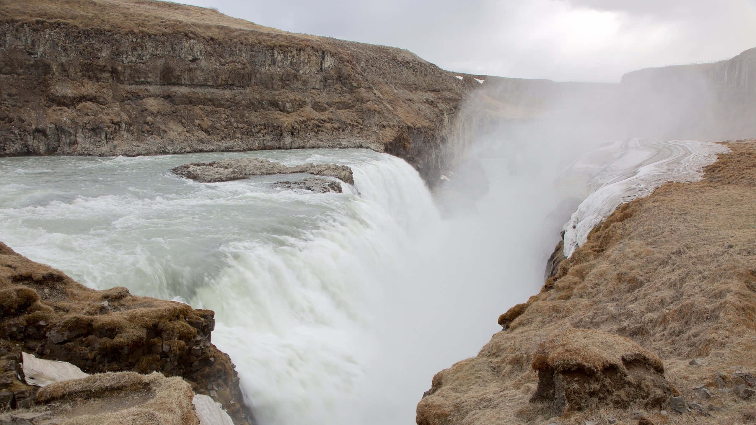 Steamende Gullfoss Vandfald i Sydvest Island Wallpapers