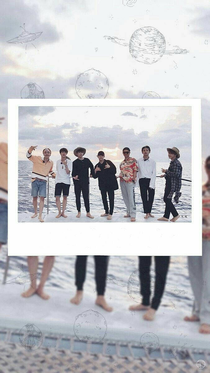 Æstetisk BTS Yacht Polaroid Wallpapers
