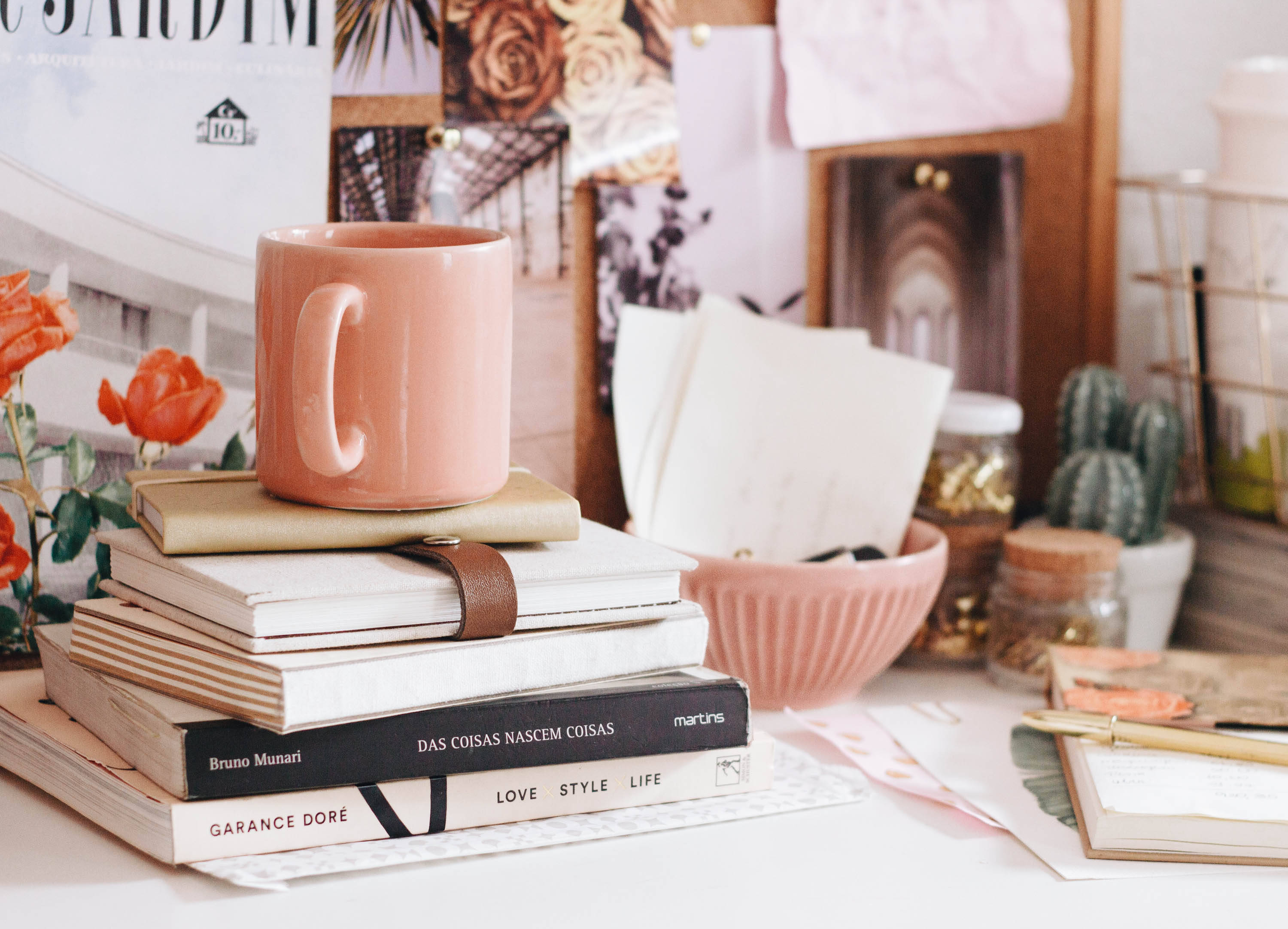 Æstetisk Minimalistisk Pink Skrivebord Wallpapers