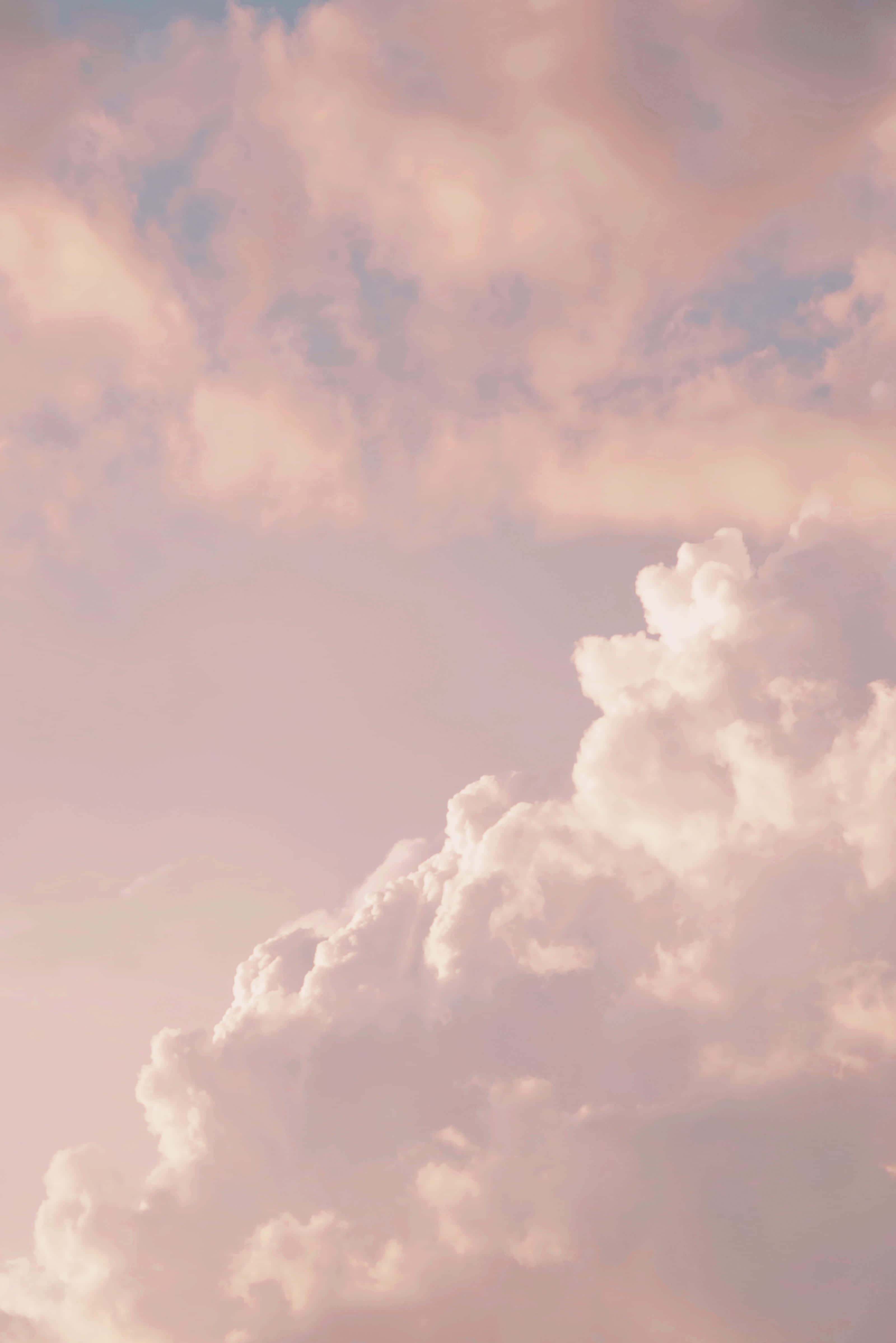 Æstetisk vaniljehimmel med skyer Wallpapers