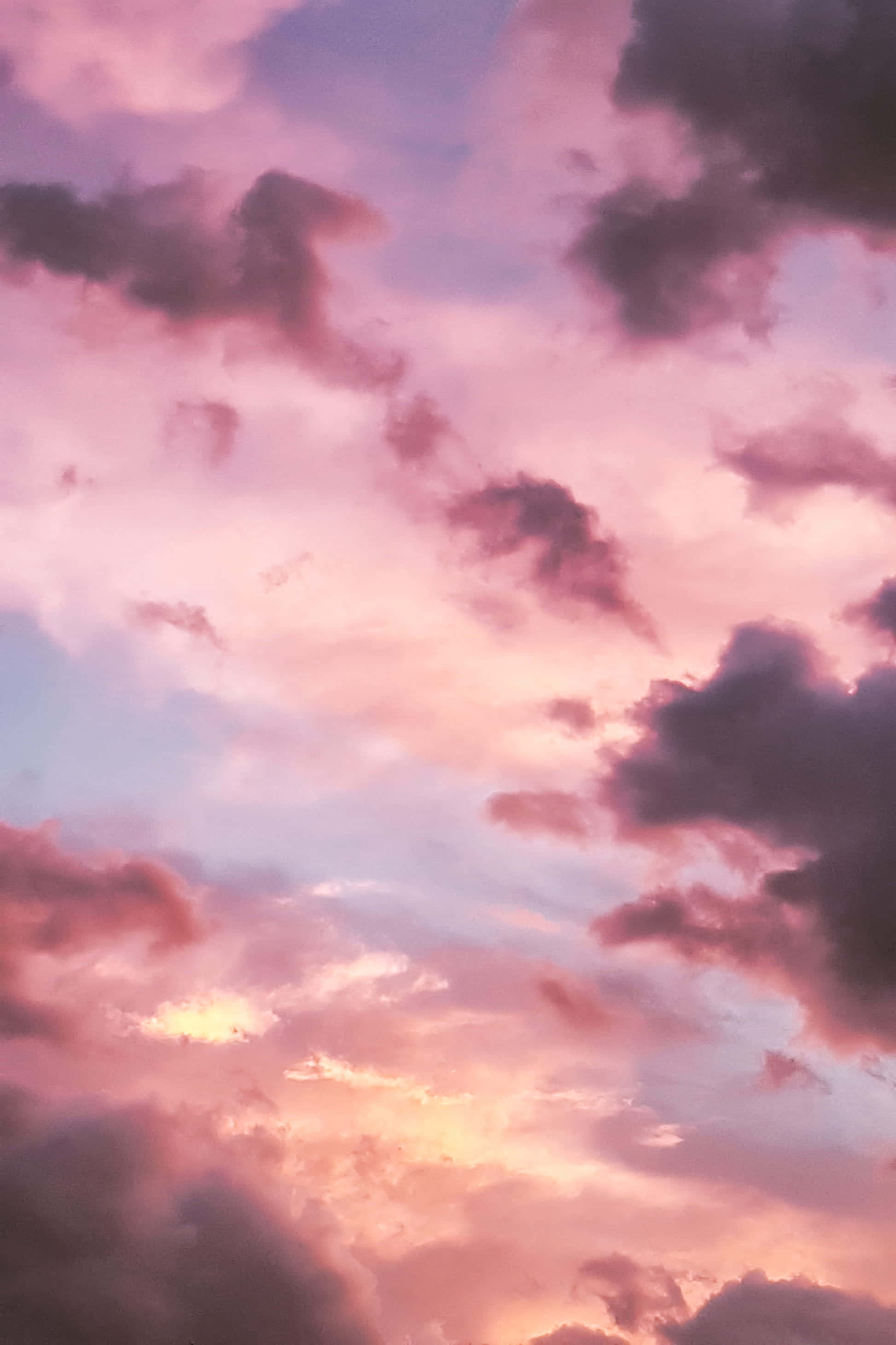 Æstetiske skyer: En himmel fyldt med ro Wallpapers