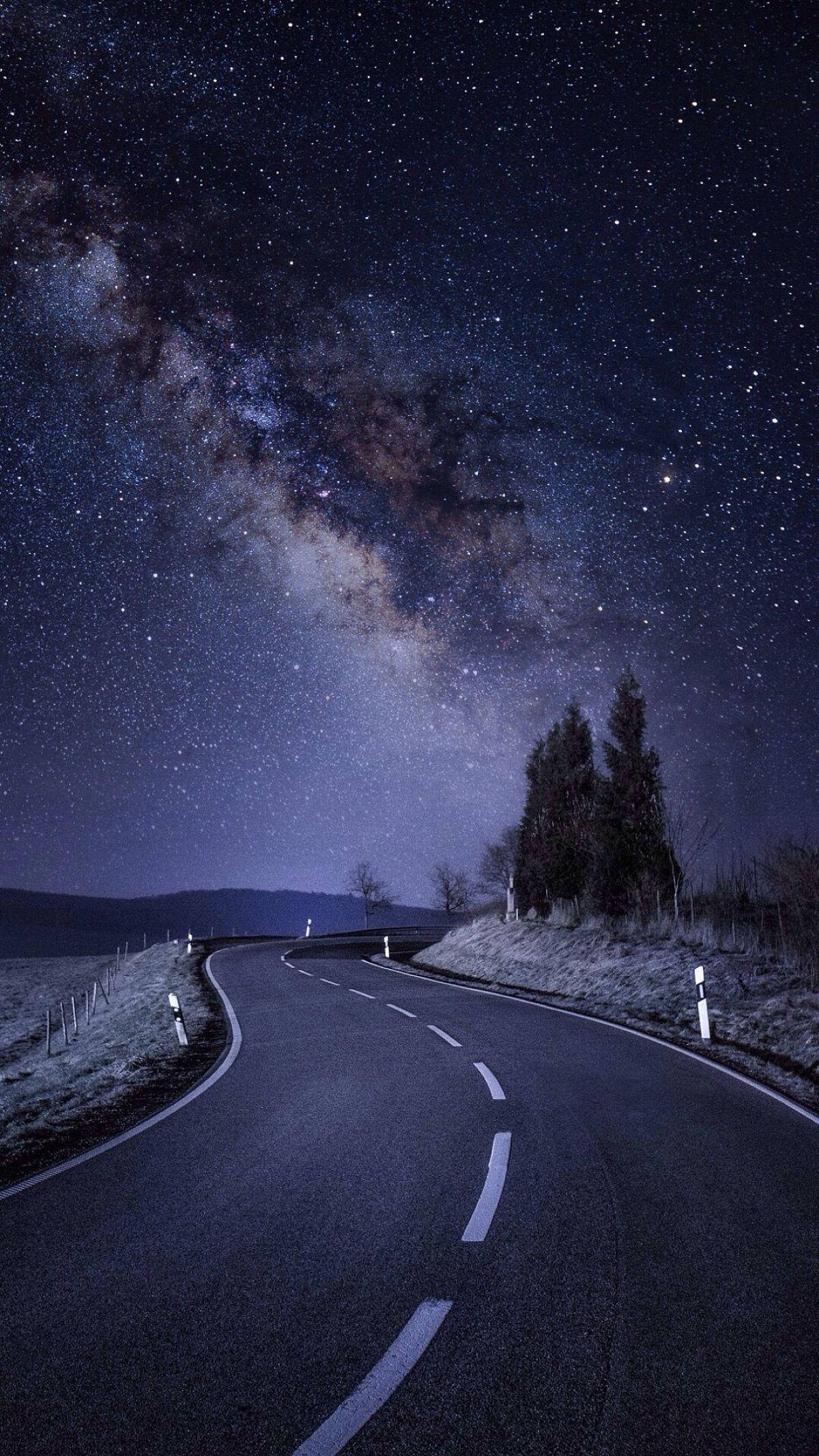 Stjernenatvej iPhone SE Wallpapers