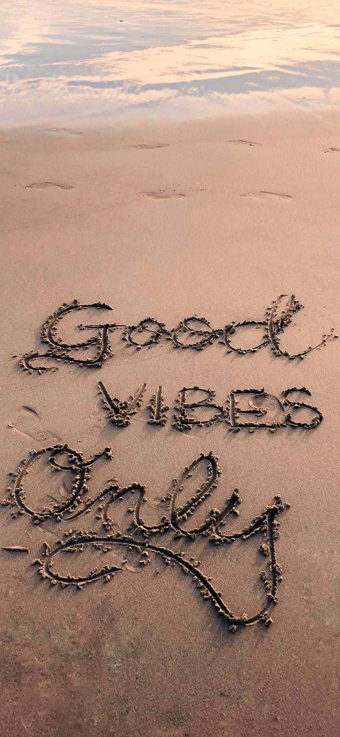 Strandsand Gode Vibes iPhone Wallpapers