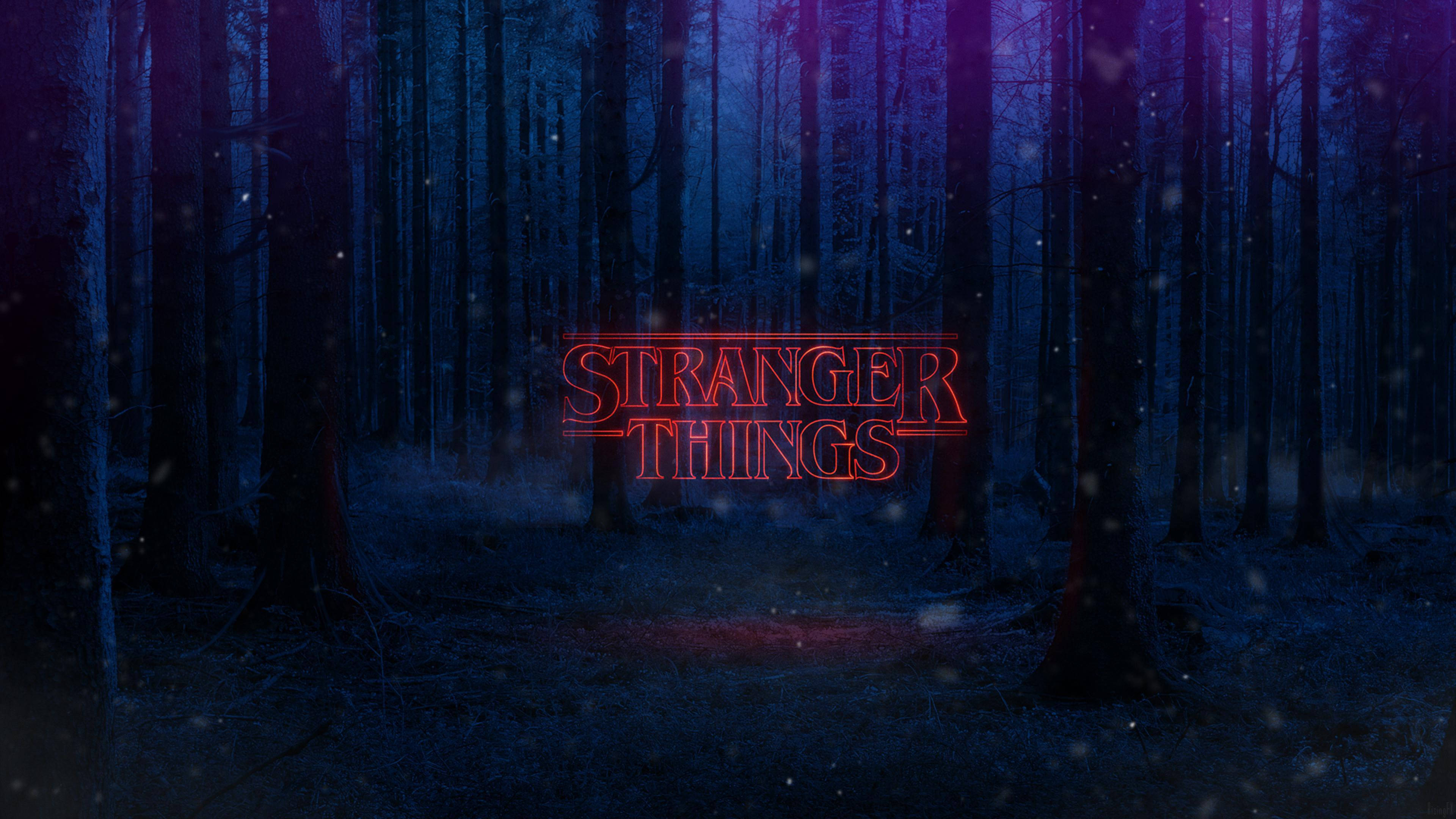 Stranger Things 4K Wordmark i skoven Wallpapers
