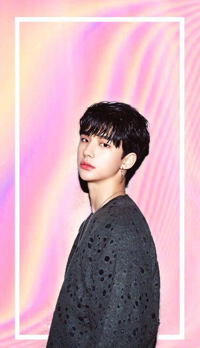 Sydkoreansk rapper Hyunjin pastel gradient design Wallpapers