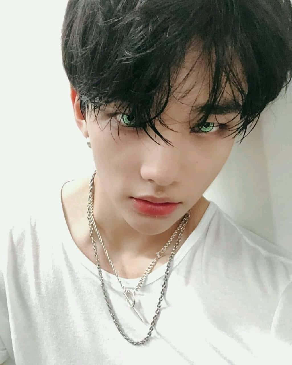 Sydkoreanske Rapper Hyunjin Grønne Kontaktlinser Wallpapers