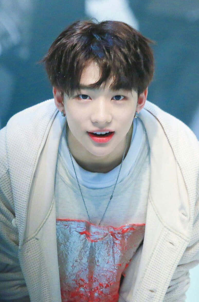 Sydkoreanske sanger Hyunjin med et charmerende look Wallpapers