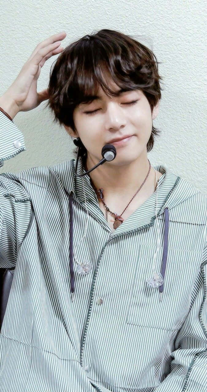 Taehyung med lukkede øjne Wallpapers