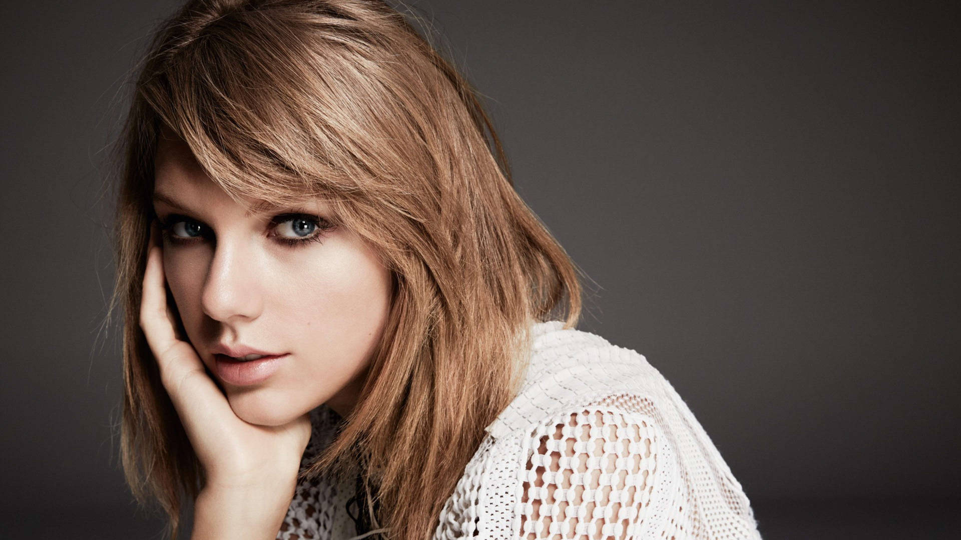 Dejlig Taylor Swift sort røgfyldt øjenskygge makeup wallpaper. — Taylor Swift Wallpapers