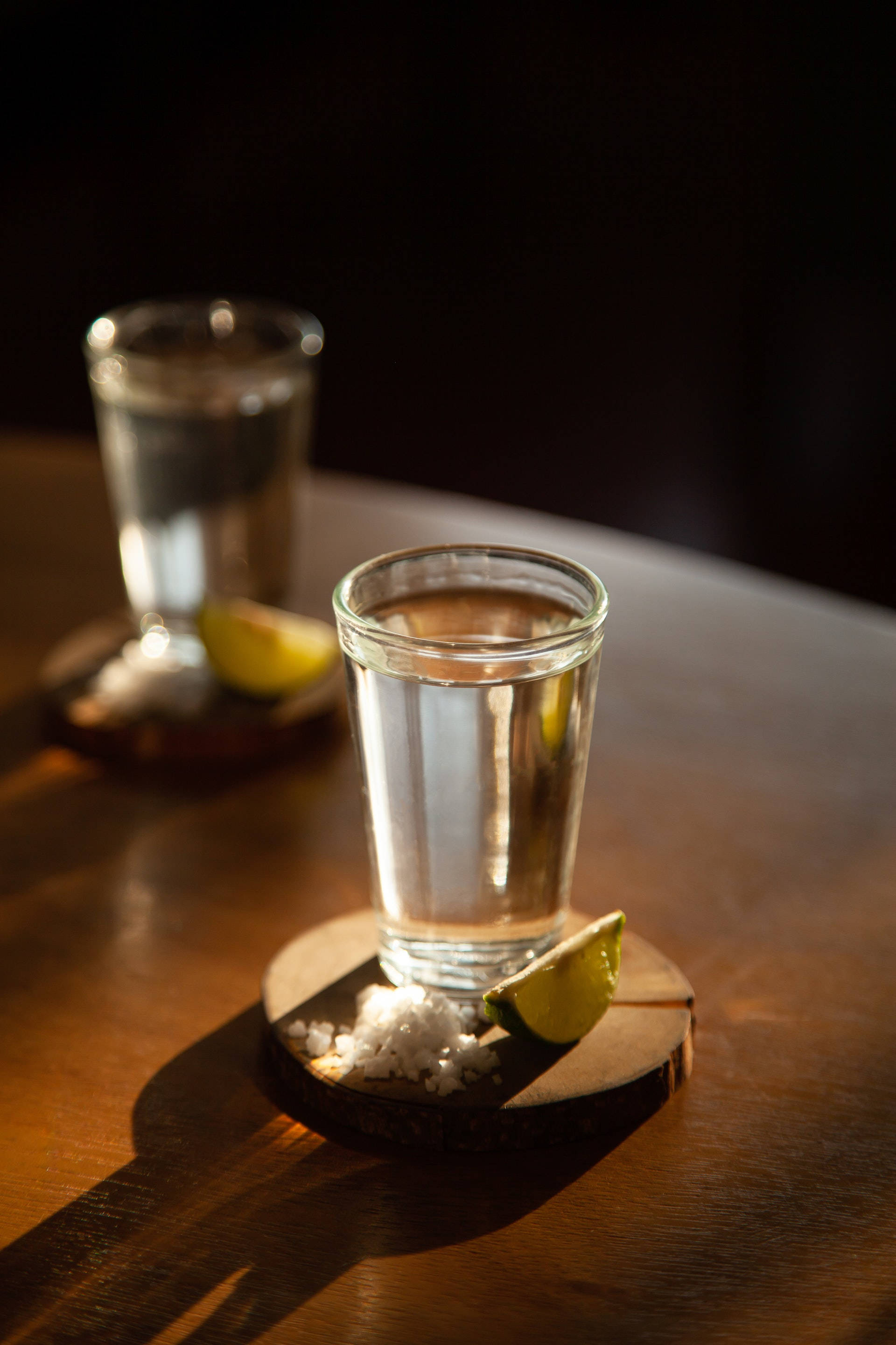 Tequila-shots på træbrikker Wallpapers