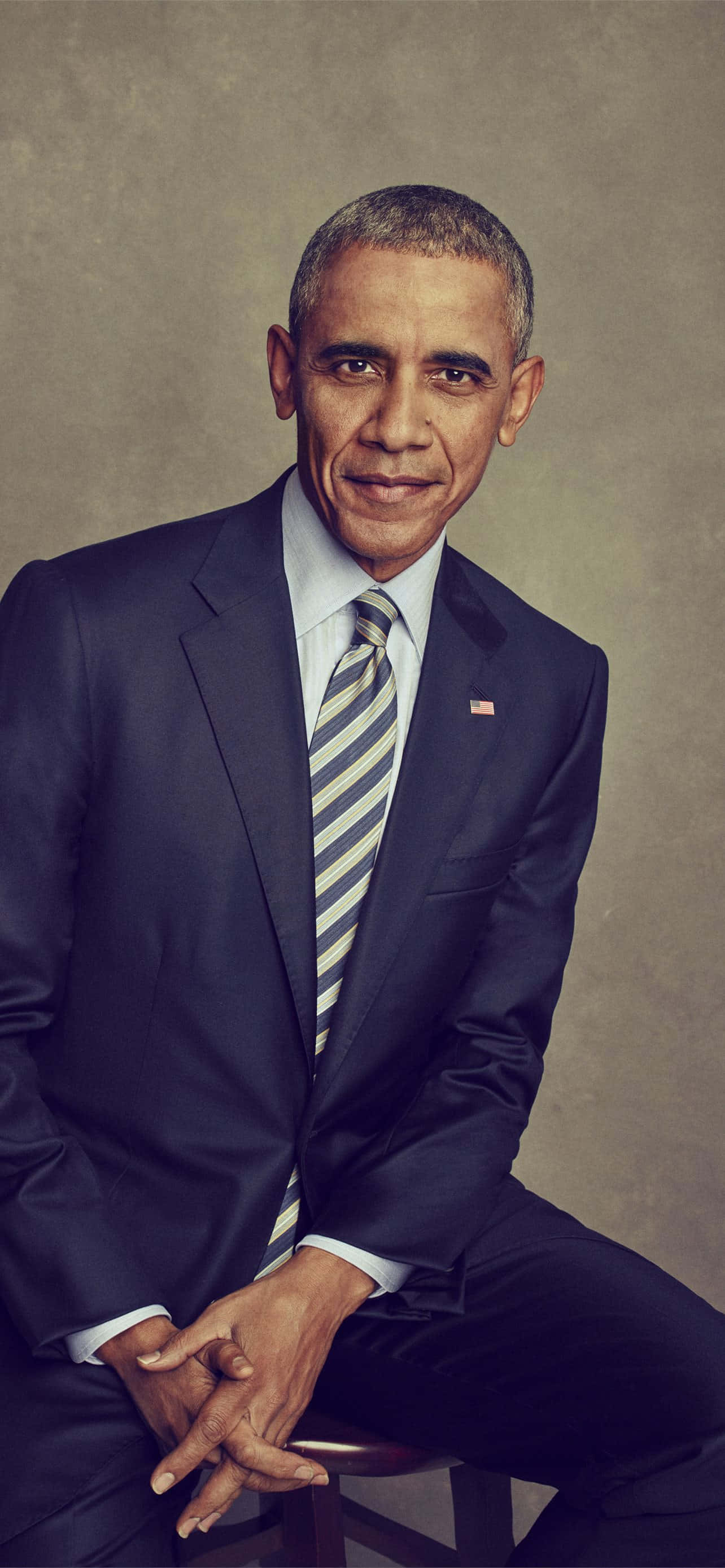 Tidligere præsident Barack Obama smiler under en begivenhed Wallpapers