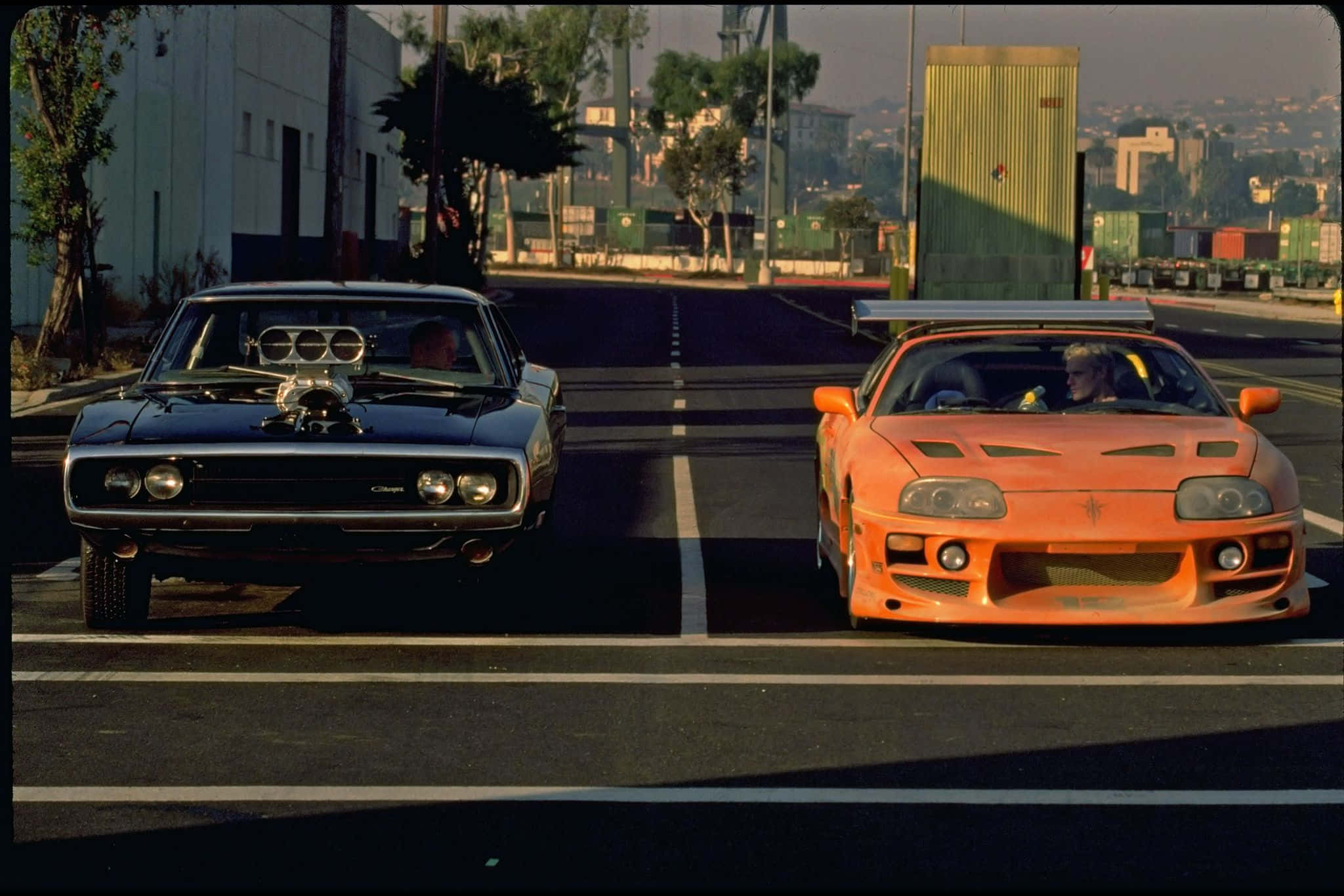 To biler ræser i Fast And Furious 1 Wallpapers