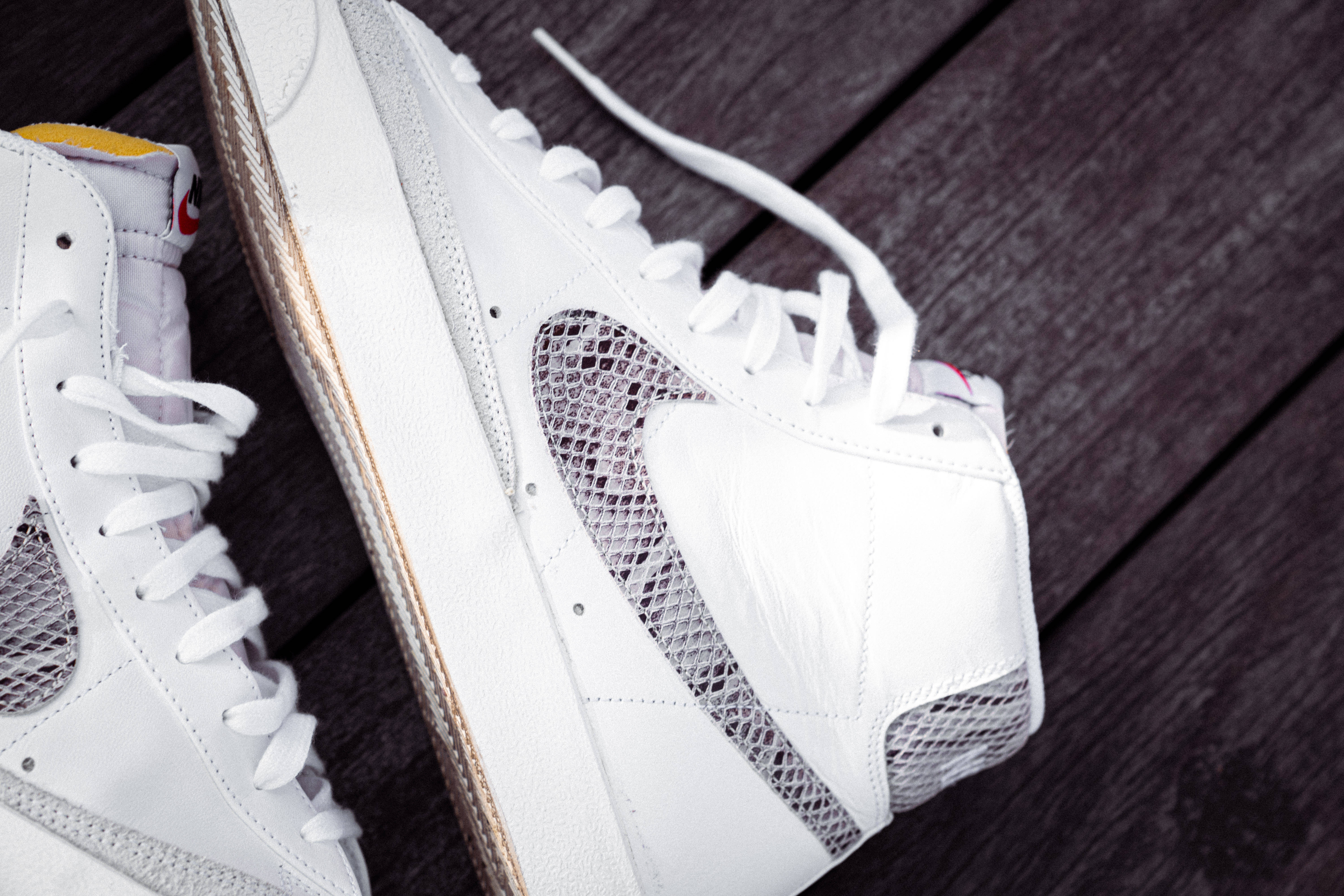 Trendsættende fede Nike-sneakers Wallpapers