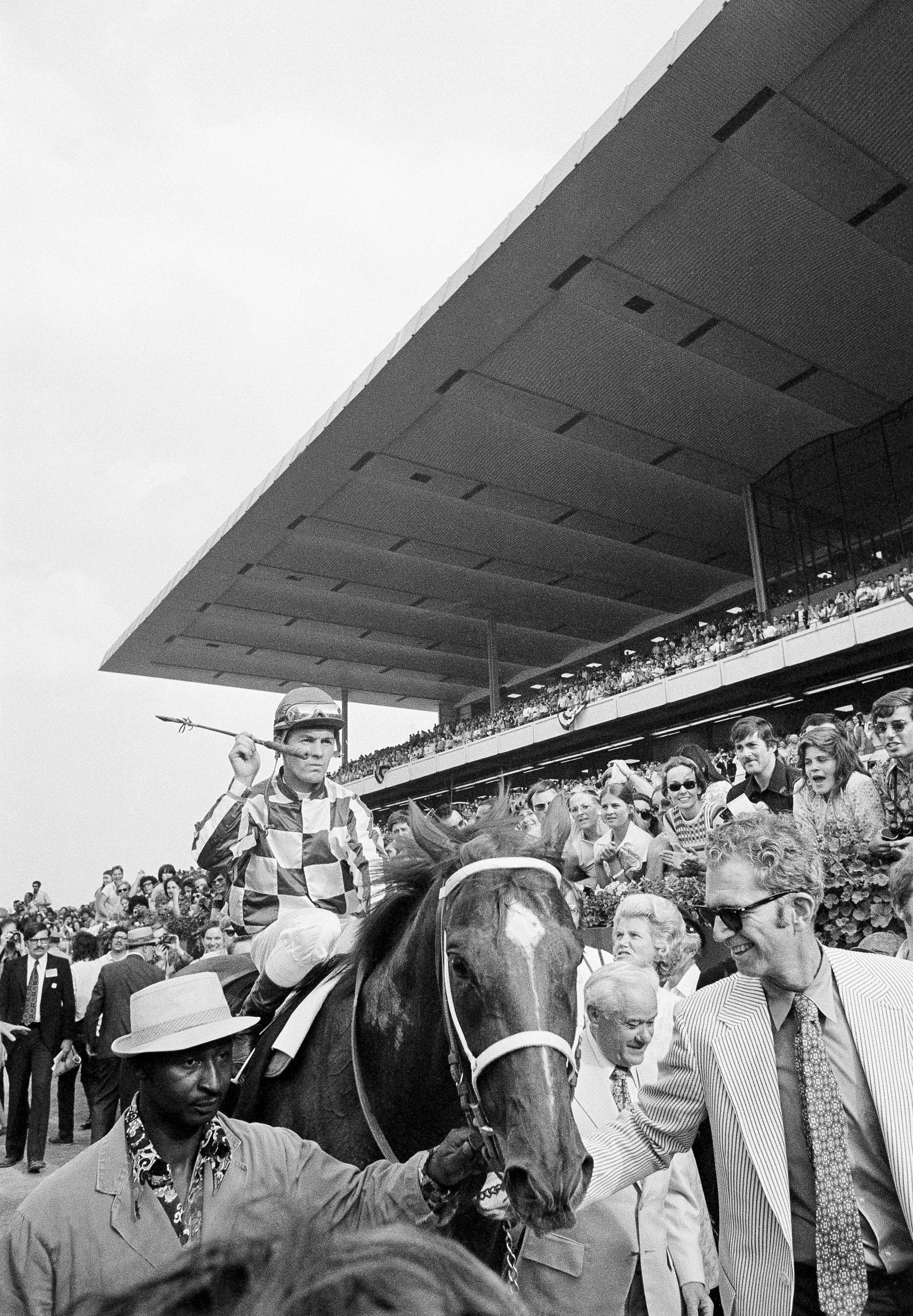 Triumf-øjeblik: Secretariat vinder et løb Wallpapers