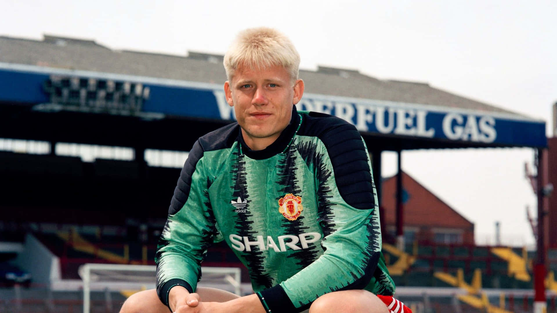 Ungt foto af Peter Schmeichel Wallpapers