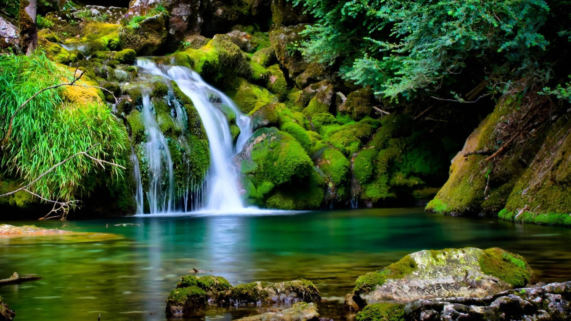Unik laptop baggrund med vandfald — Natur Wallpapers