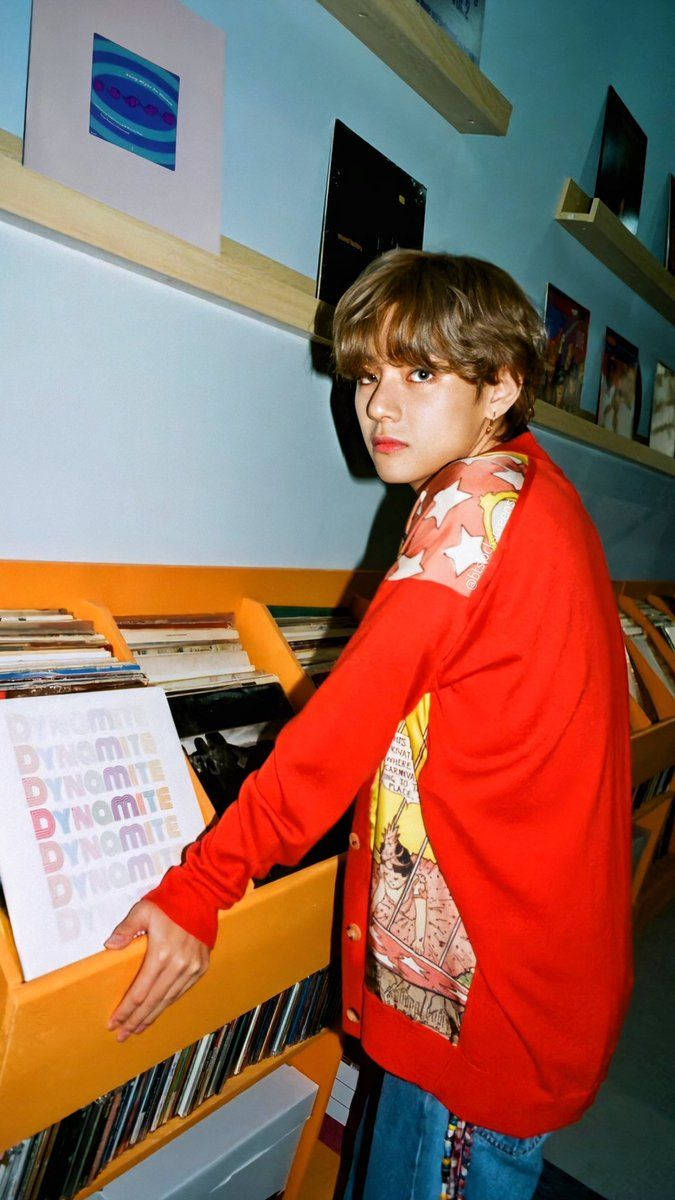 V med BTS Dynamite vinylplade Wallpapers