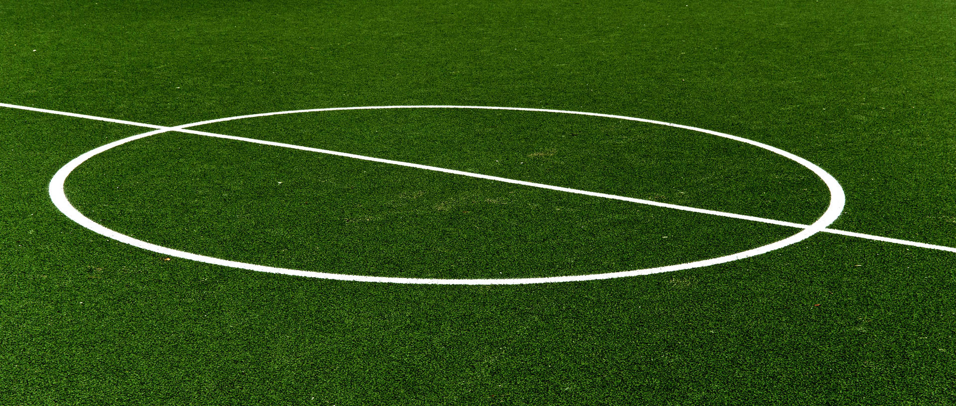 Fodboldbane midtercirkel hvid markering widescreen wallpaper. — Fodbold Wallpapers